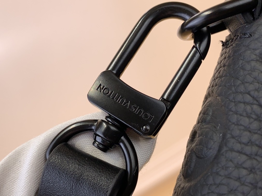 [LOUIS VUITTON-루이비통] 루이비통 피코 S락 크로스백