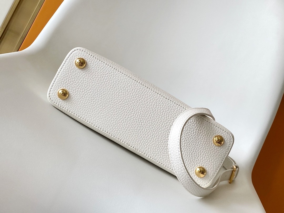 [LOUIS VUITTON-루이비통] 루이비통 카퓌신미니화이트 M23943