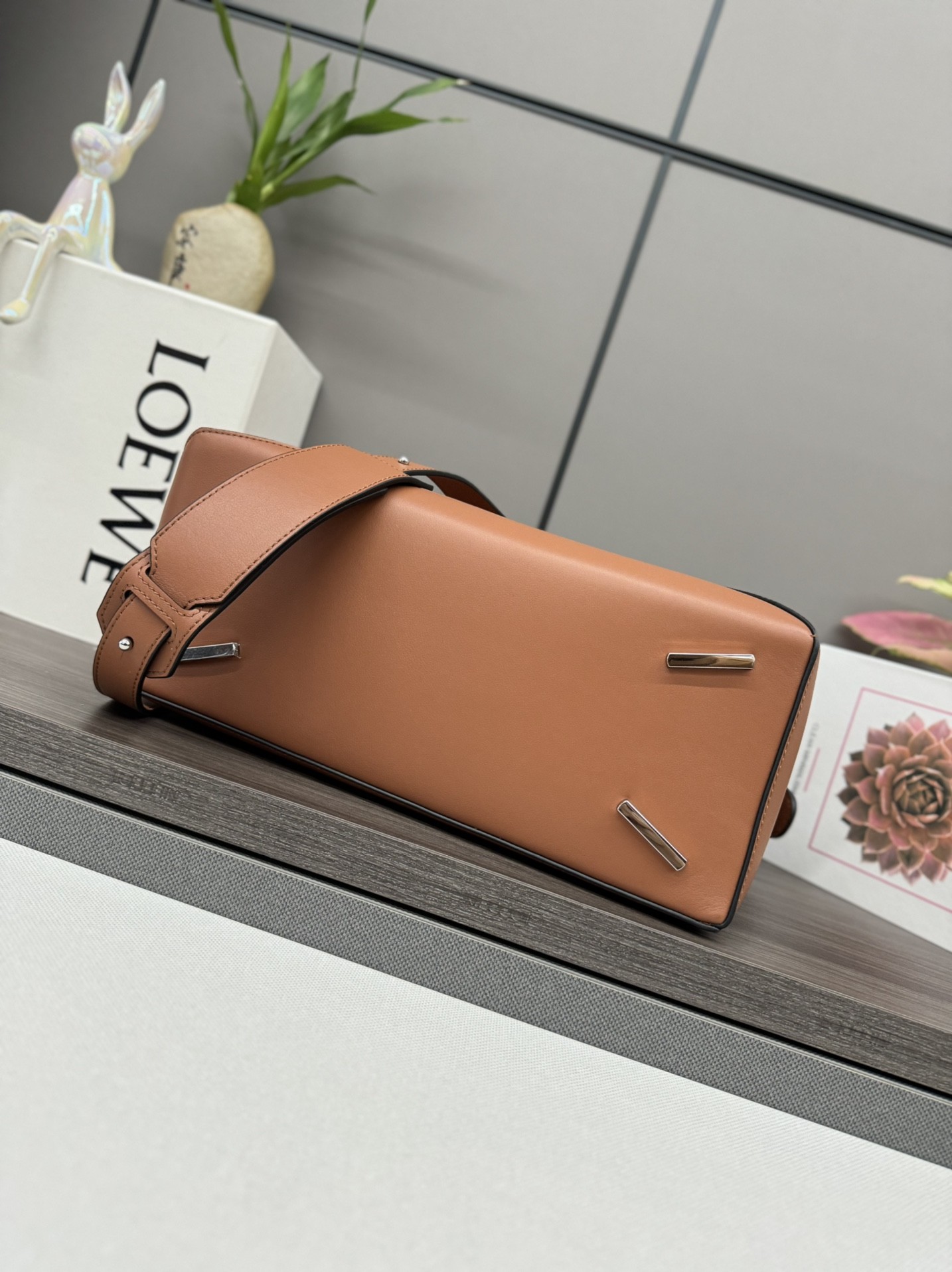 [LOEWE-로에베] 로에베 라지 퍼즐백