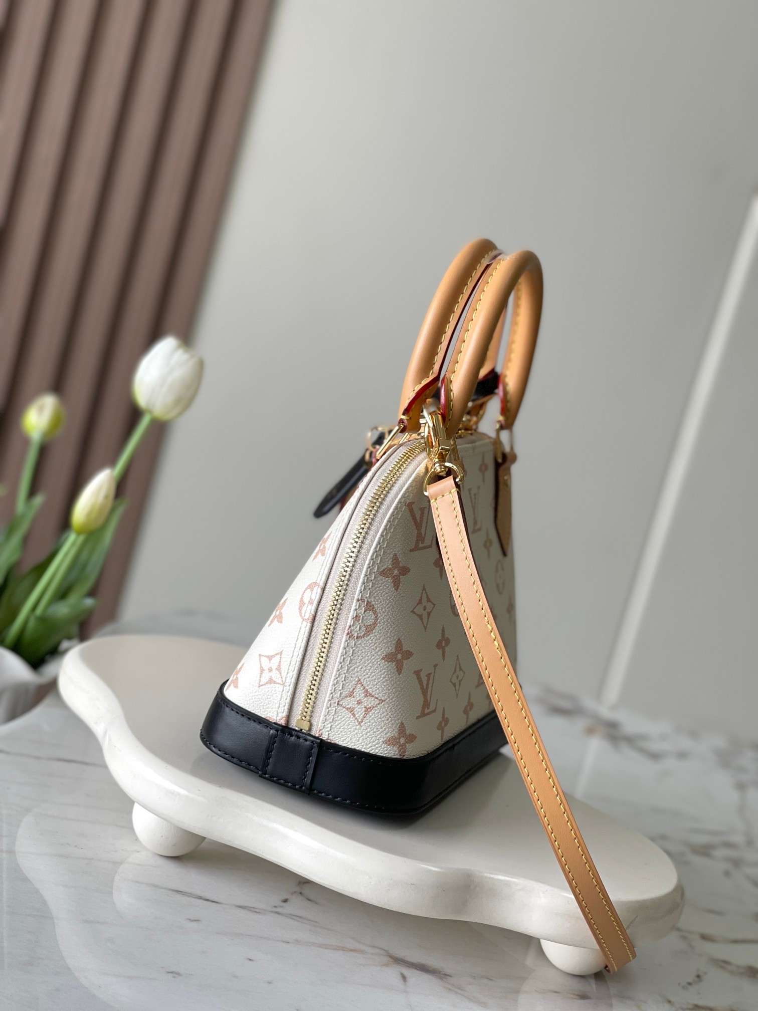 [LOUIS VUITTON-루이비통] 루이비통 나노 알마백 M46922