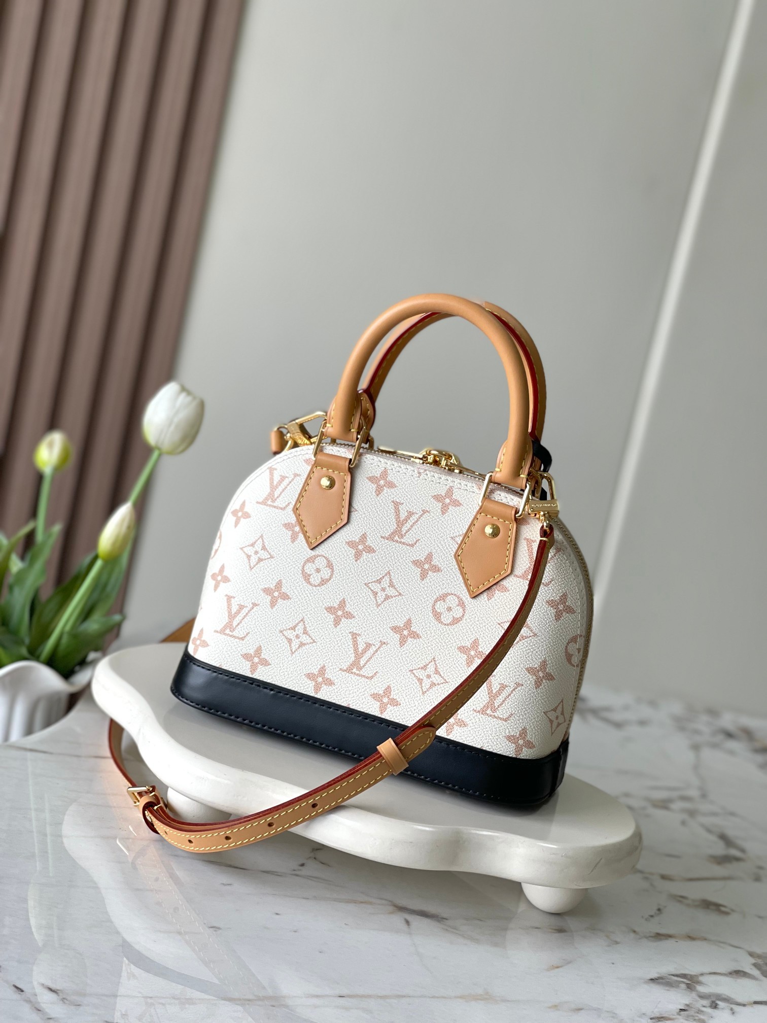 [LOUIS VUITTON-루이비통] 루이비통 나노 알마백 M46922