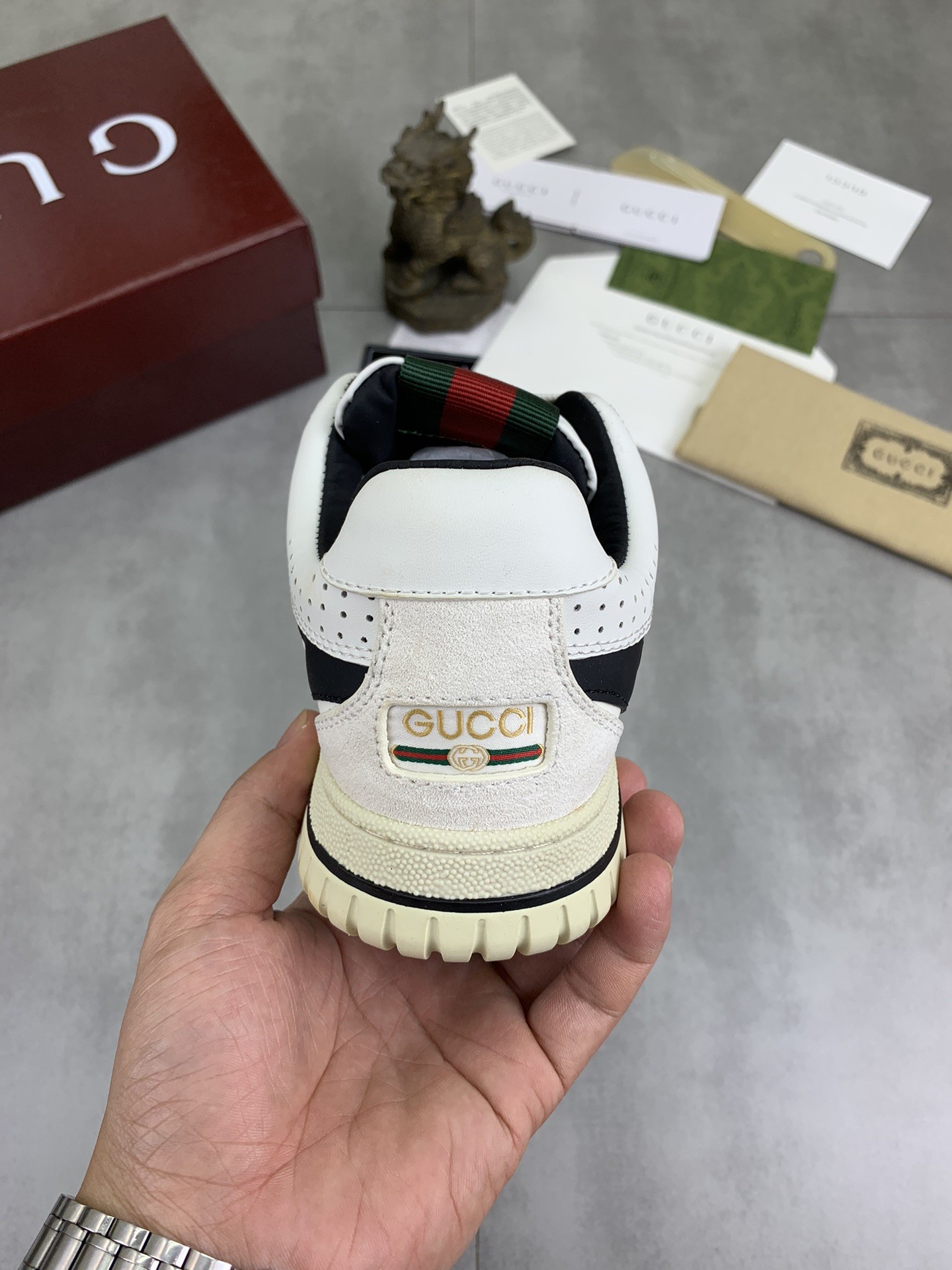 [GUCCI-구찌] 구찌 블랙 가죽 웹 로우 스니커즈