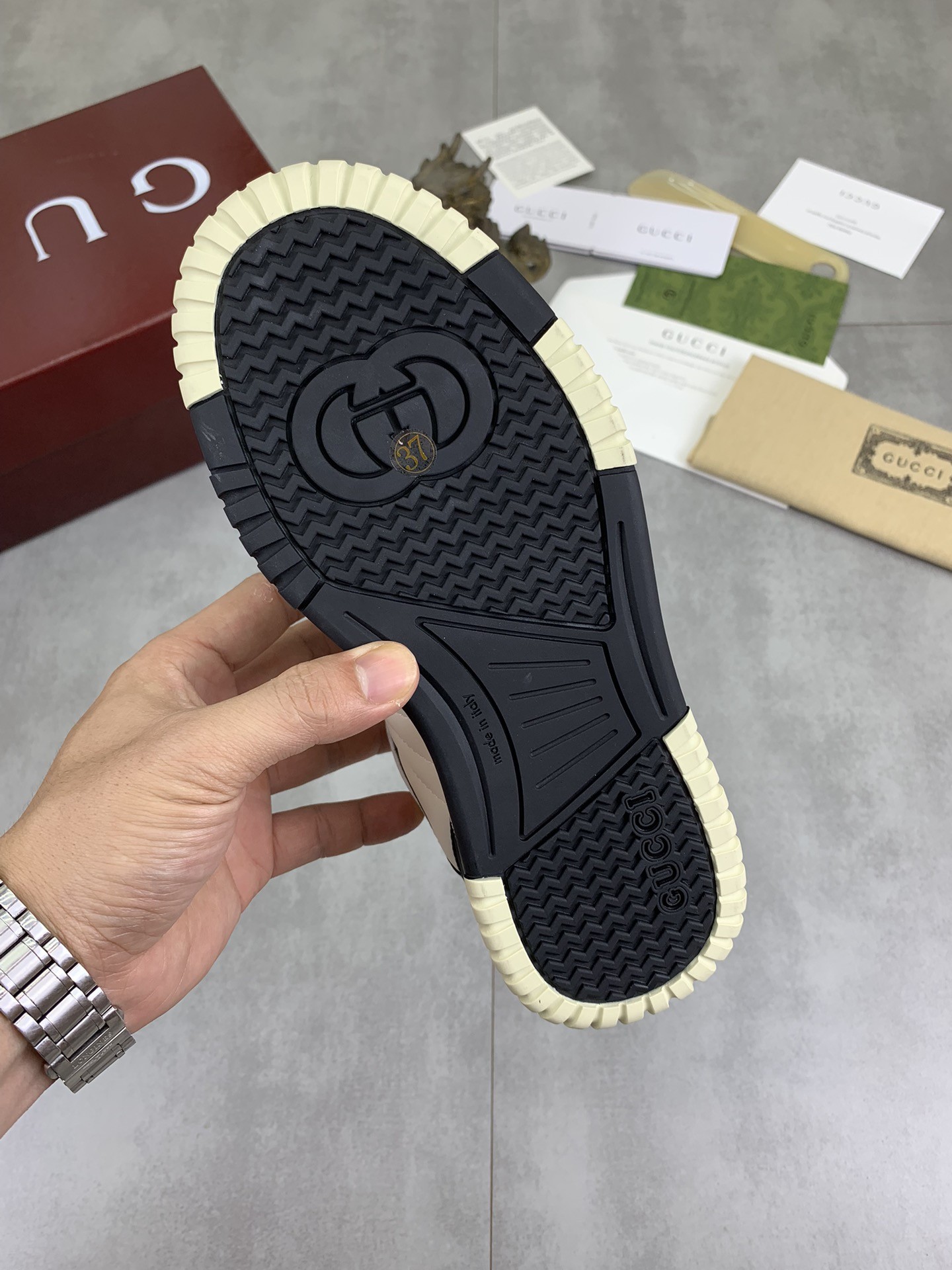 [GUCCI-구찌] 구찌 블랙 가죽 웹 로우 스니커즈