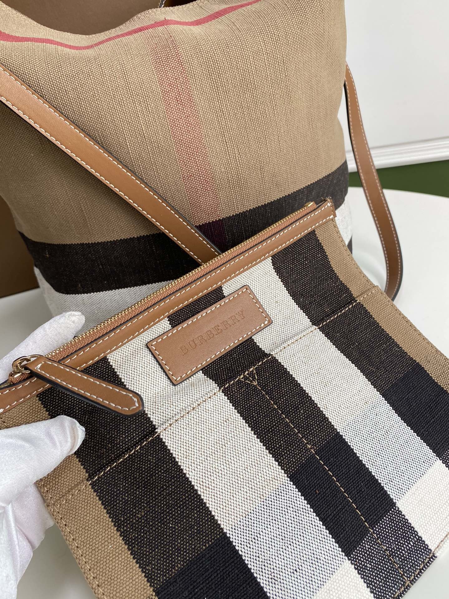 버버리 애쉬비 호보백