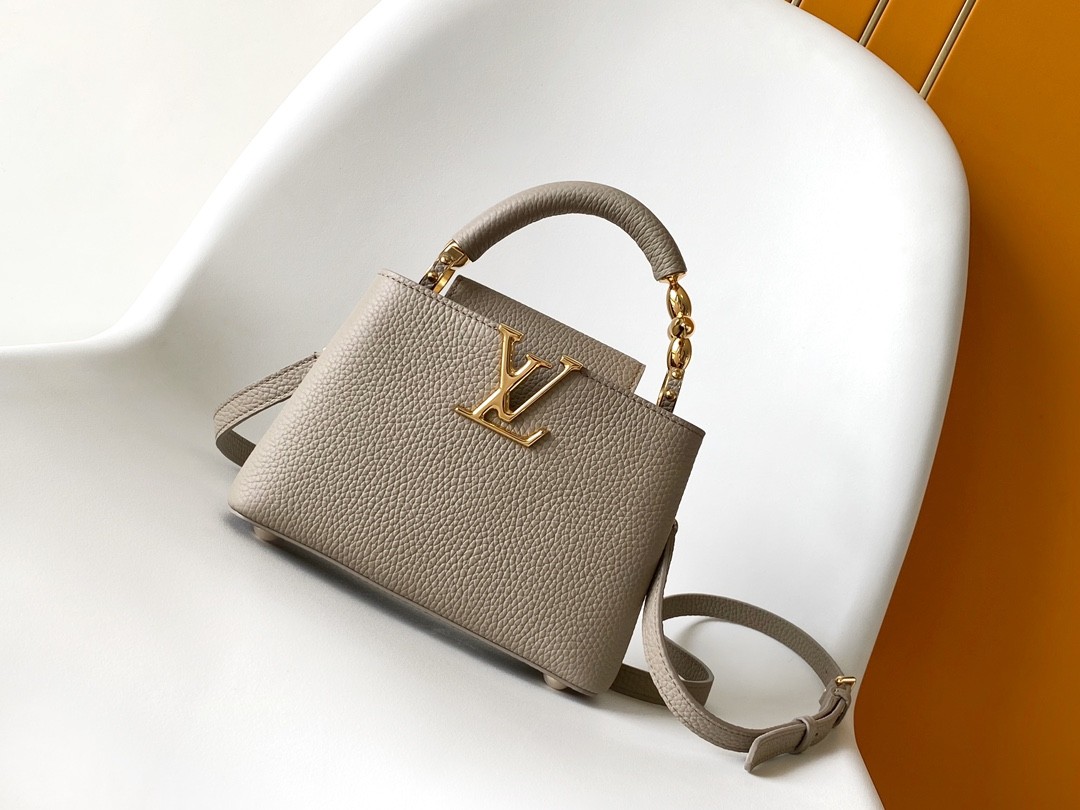 [LOUIS VUITTON-루이비통] 루이비통 루이비통 카퓌신 미니 M23943