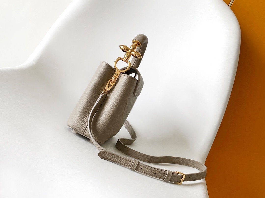 [LOUIS VUITTON-루이비통] 루이비통 루이비통 카퓌신 미니 M23943