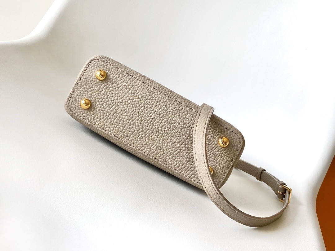 [LOUIS VUITTON-루이비통] 루이비통 루이비통 카퓌신 미니 M23943