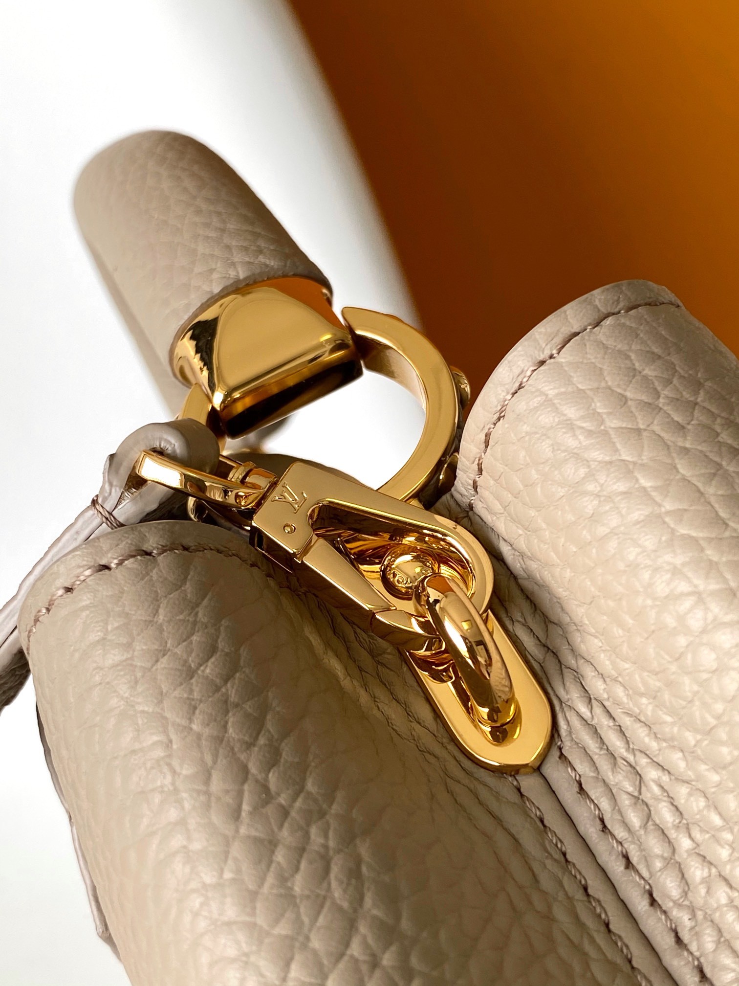 [LOUIS VUITTON-루이비통] 루이비통 루이비통 카퓌신 미니 M23943