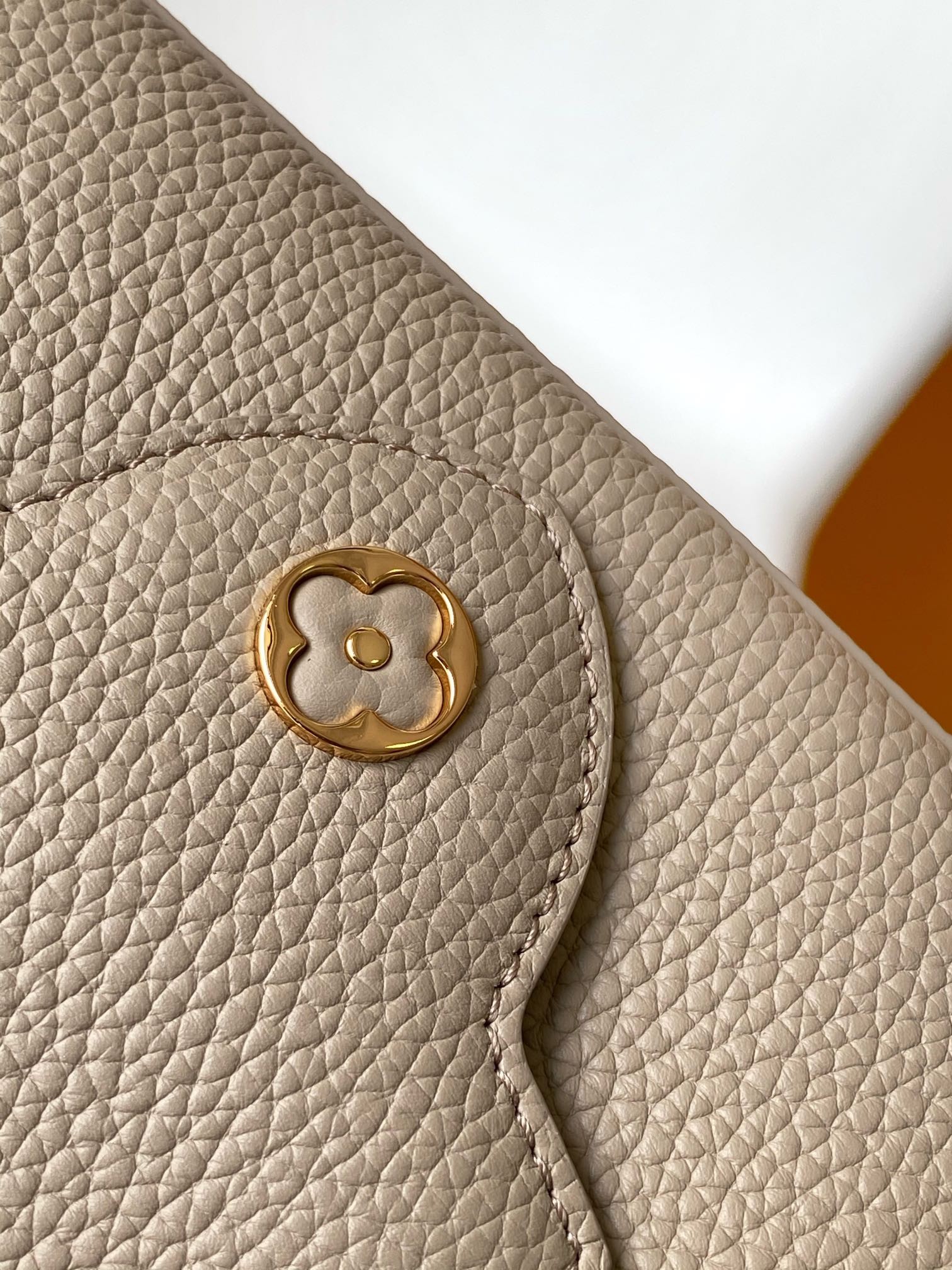 [LOUIS VUITTON-루이비통] 루이비통 루이비통 카퓌신 미니 M23943