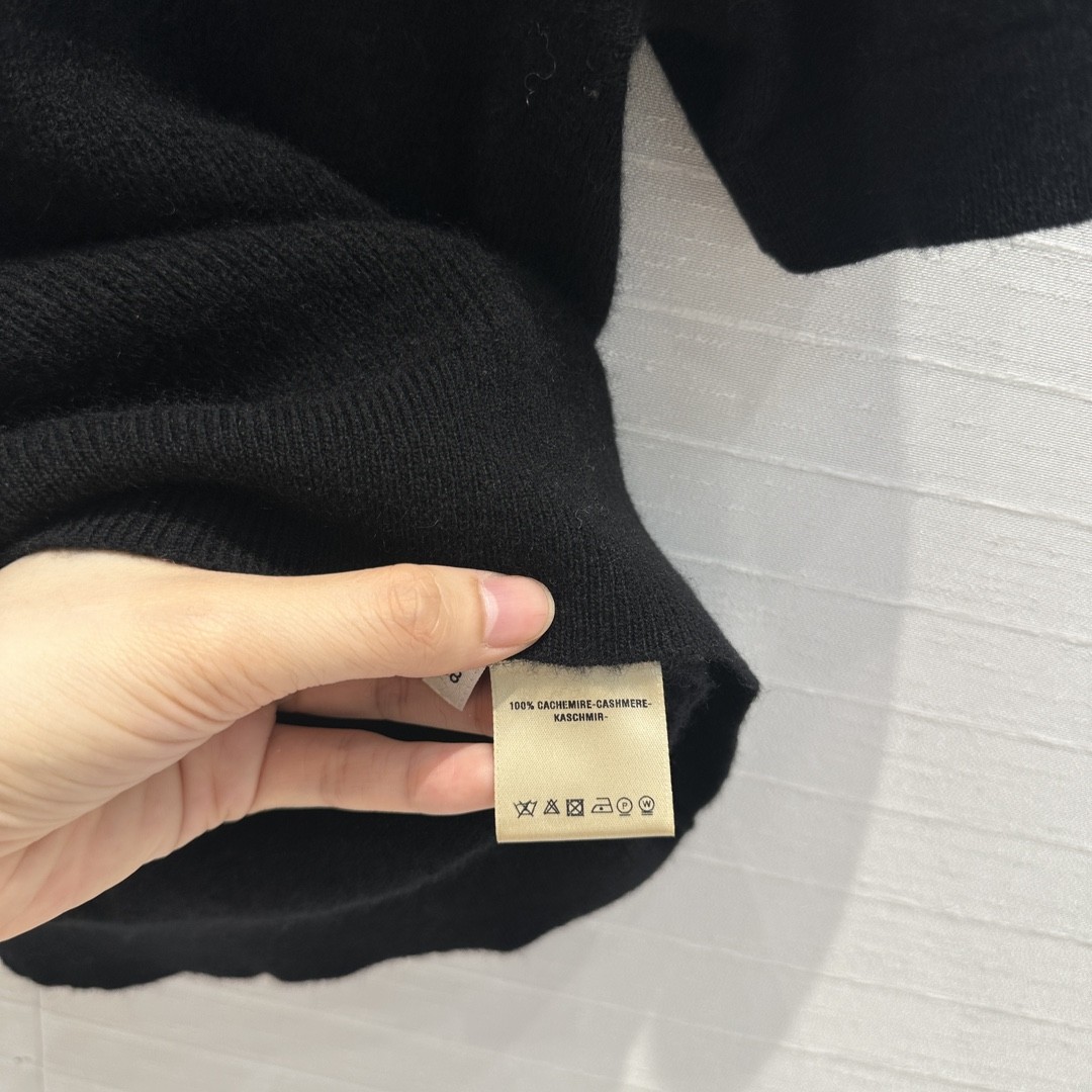 [HERMES-에르메스] 에르메스  반팔 니트 블랙