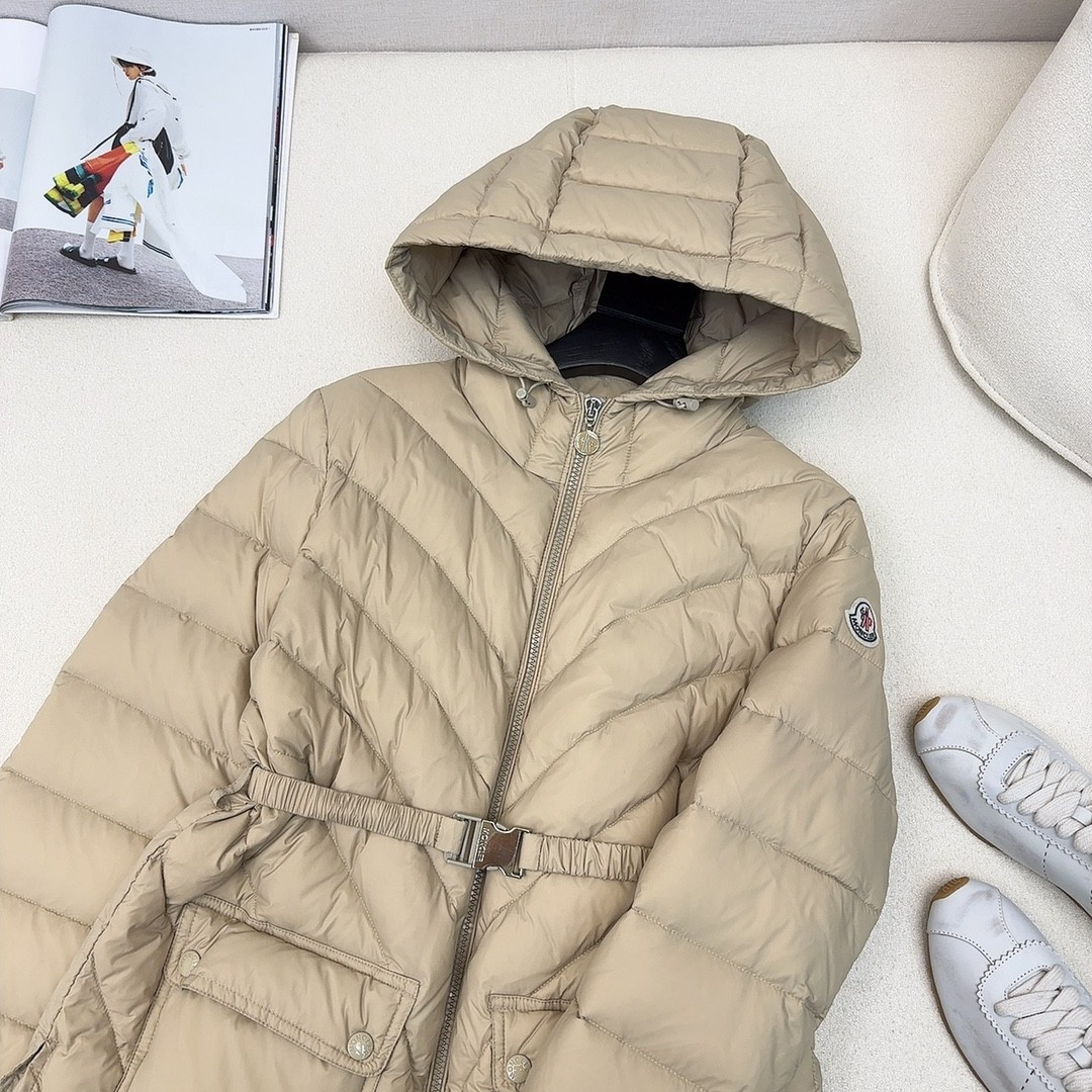 [MONCLER-몽클레어] 몽클레어 로고 패치다운 패딩