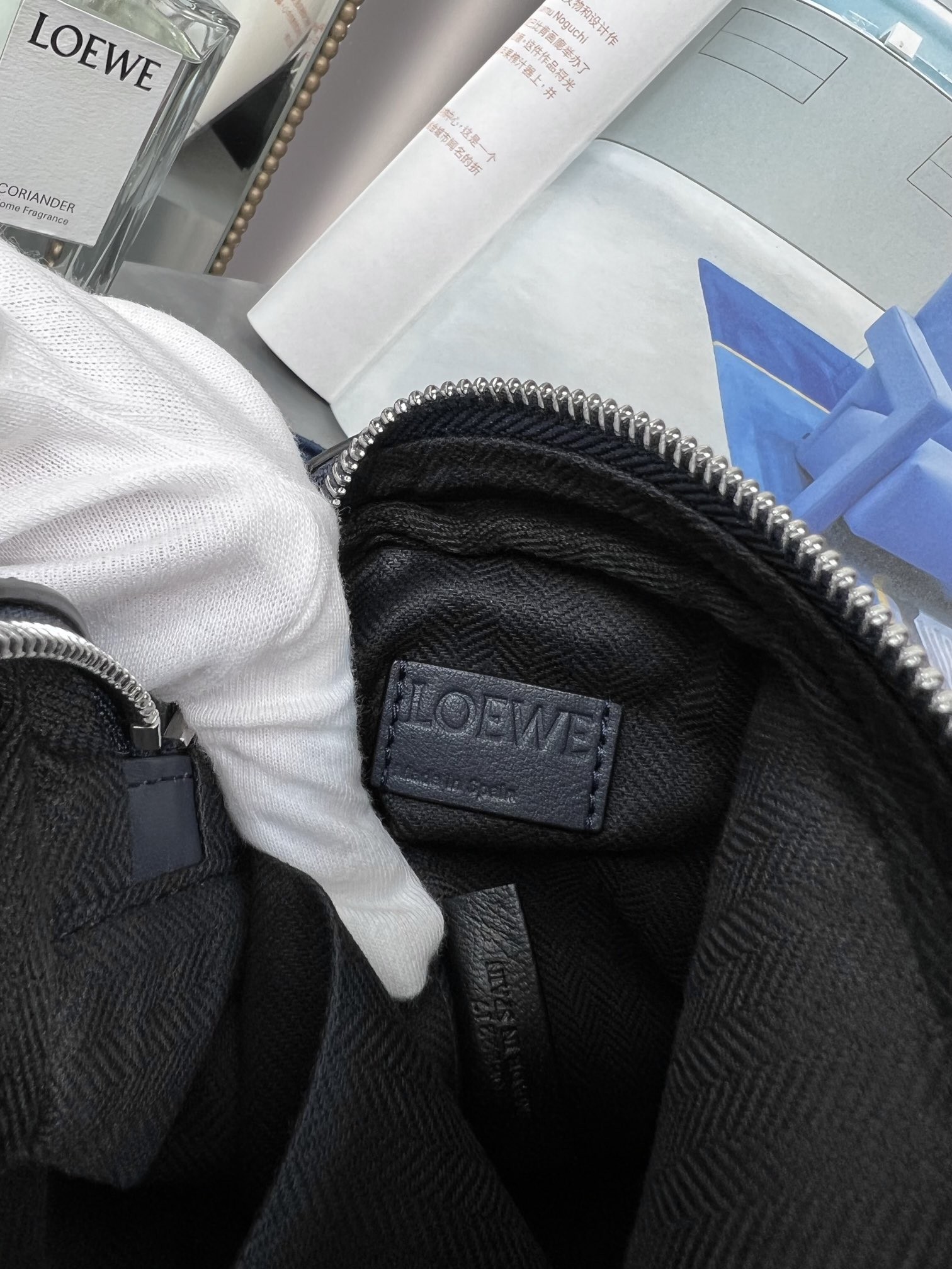 로에베 밀리터리 메신저백