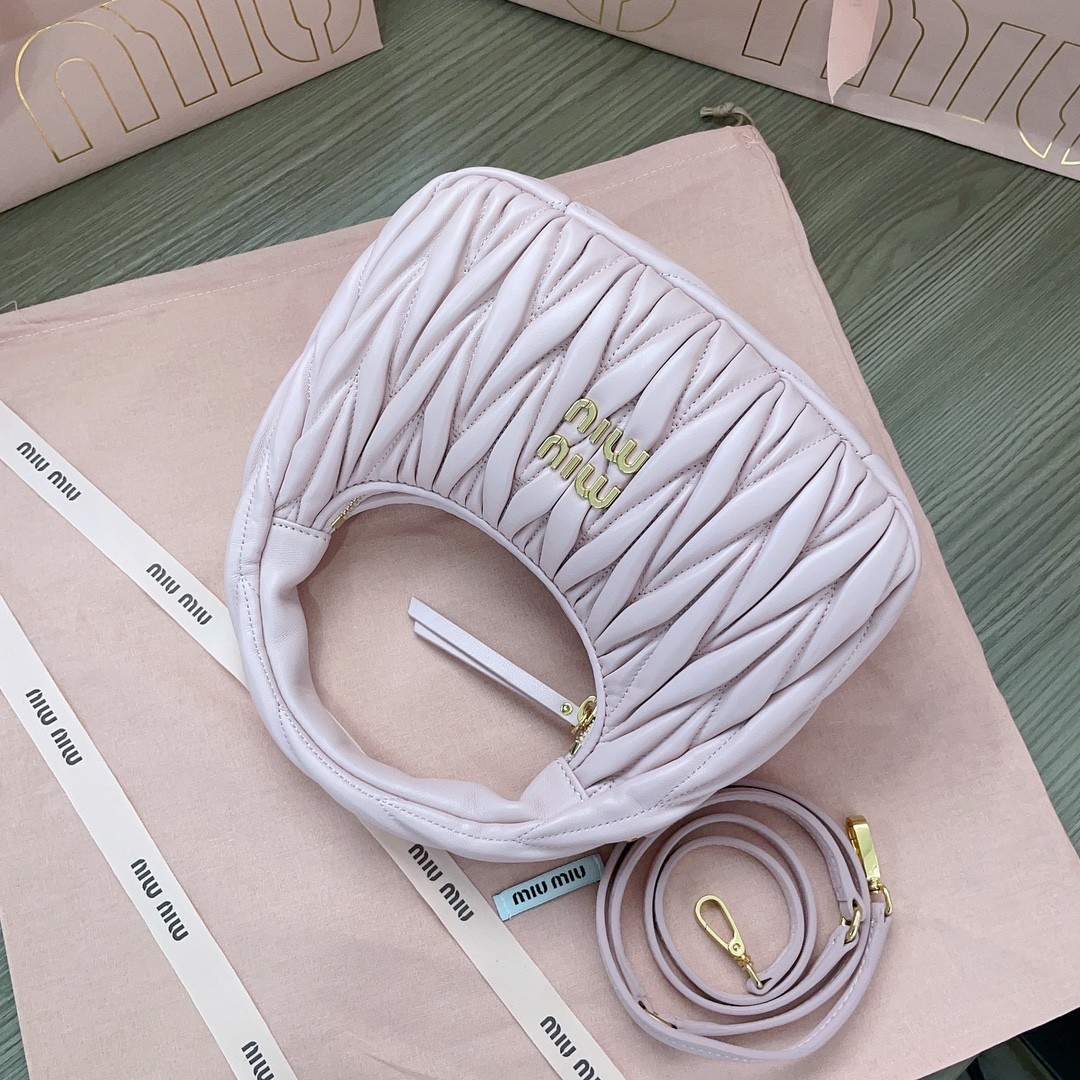 [MIU MIU-미우미우] 미우미우 마틀라쎄 완더백