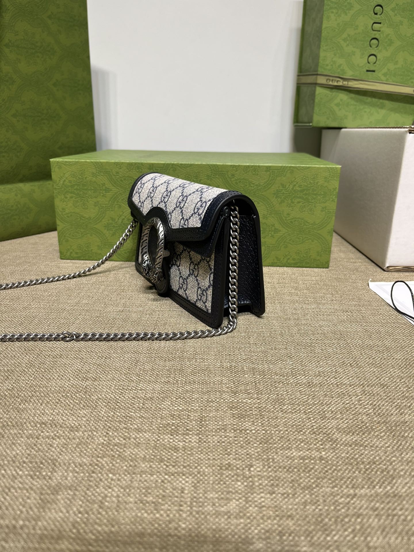 구찌 오피디아 GG 수프림 스몰 숄더백