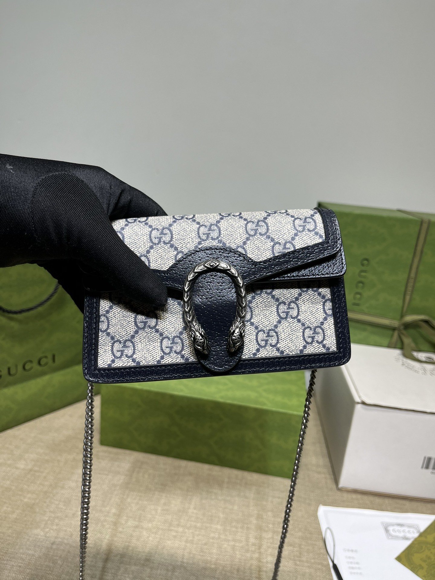 구찌 오피디아 GG 수프림 스몰 숄더백