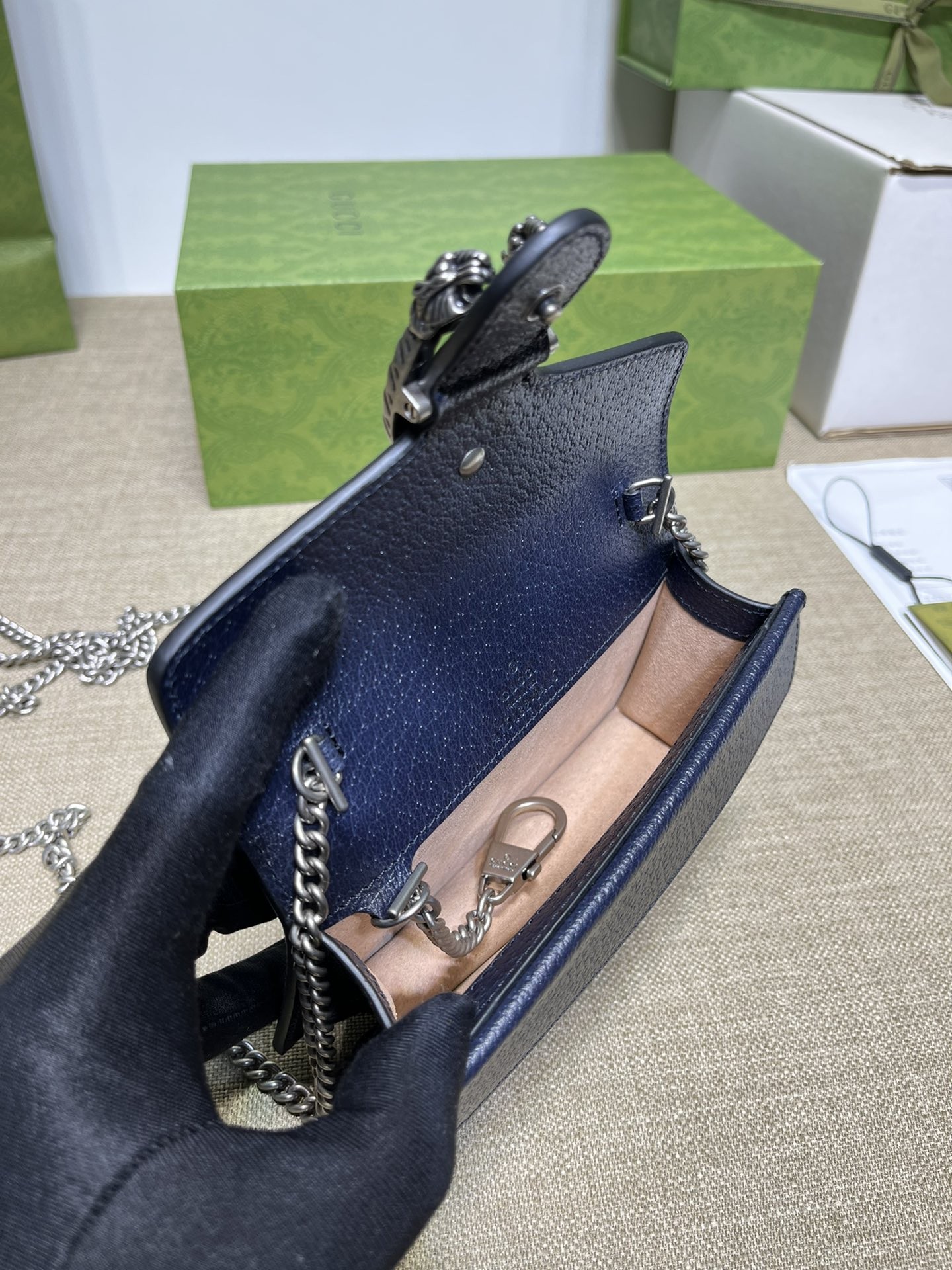 구찌 오피디아 GG 수프림 스몰 숄더백