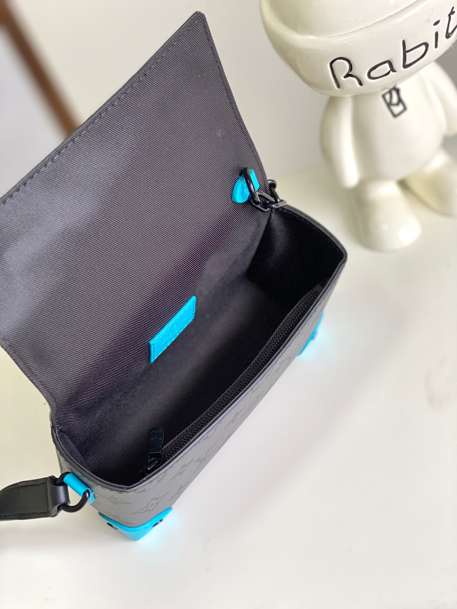 [LOUIS VUITTON-루이비통] 루이비통 스티머 웨어러블 윌릿 M11496