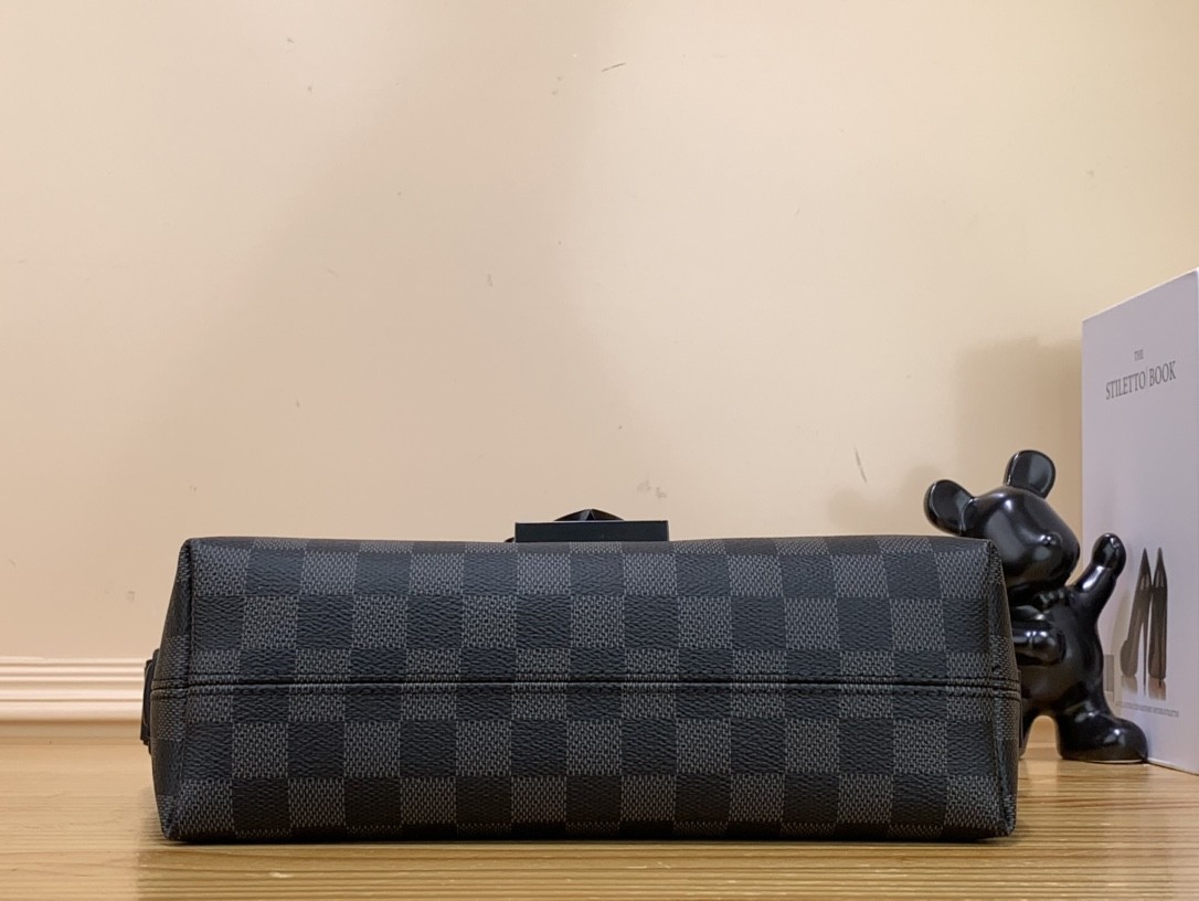 [LOUIS VUITTON-루이비통] 루이비통 S 케이프 메신저 크로스백