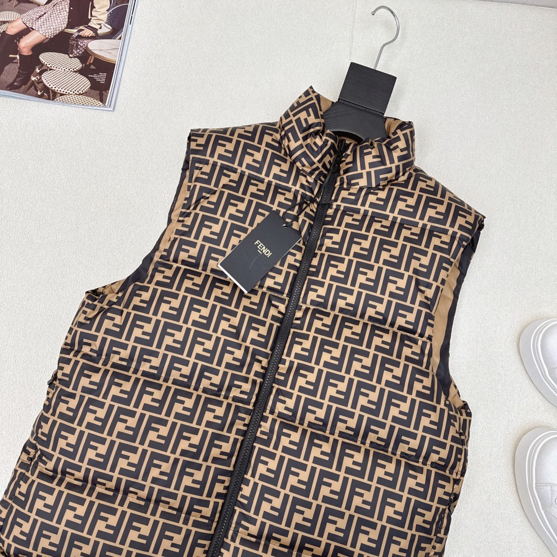 [MONCLER-몽클레어] 몽클레어 펜디 로고 리버서블 GILET 패딩조끼