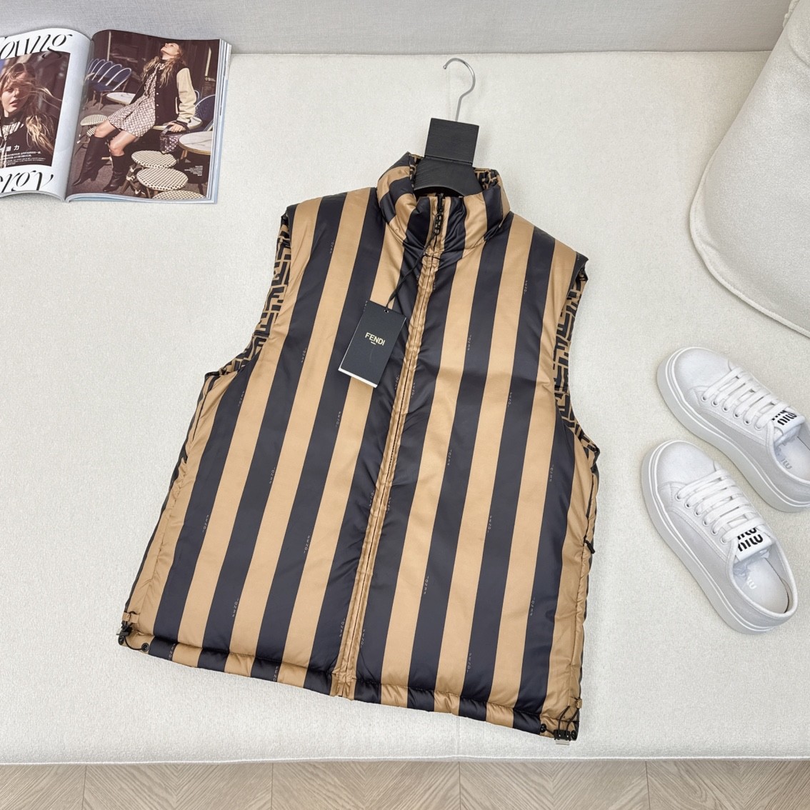 [MONCLER-몽클레어] 몽클레어 펜디 로고 리버서블 GILET 패딩조끼