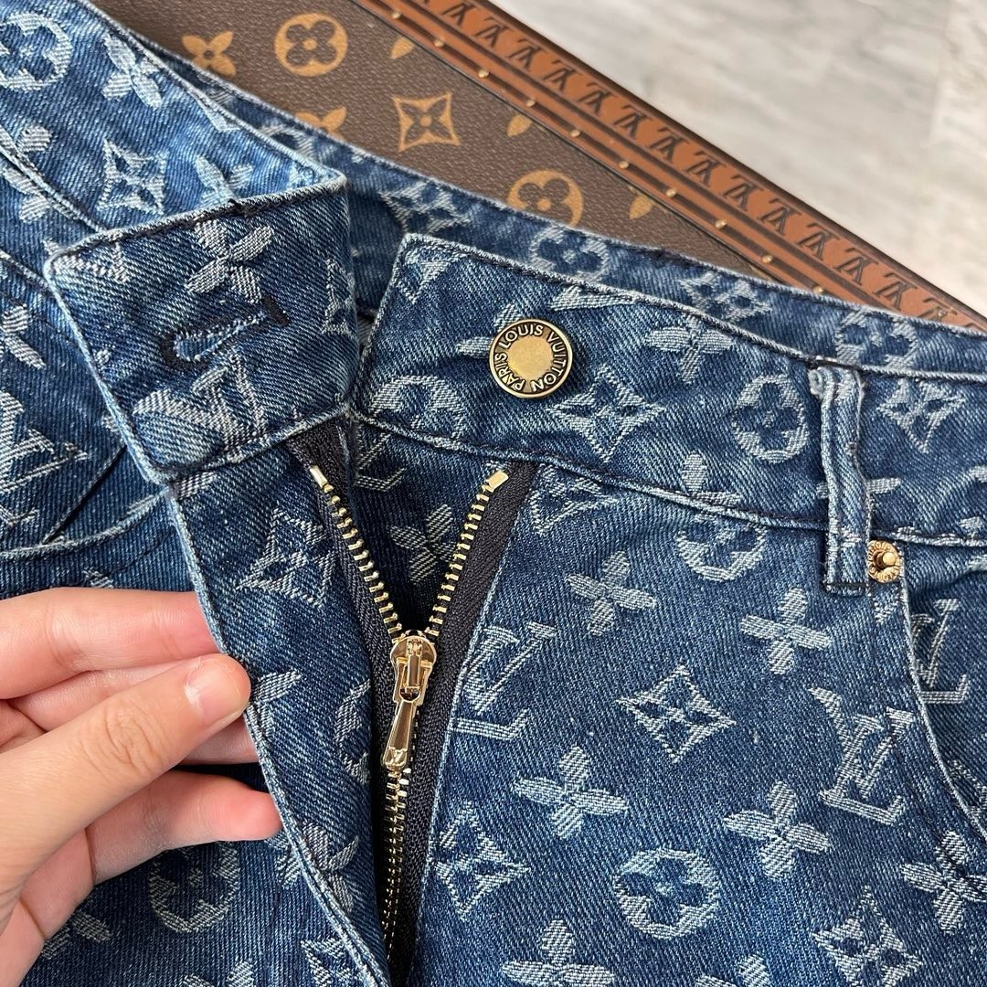 [LOUIS VUITTON-루이비통] 루이비통 로고인쇄 데님 청바지