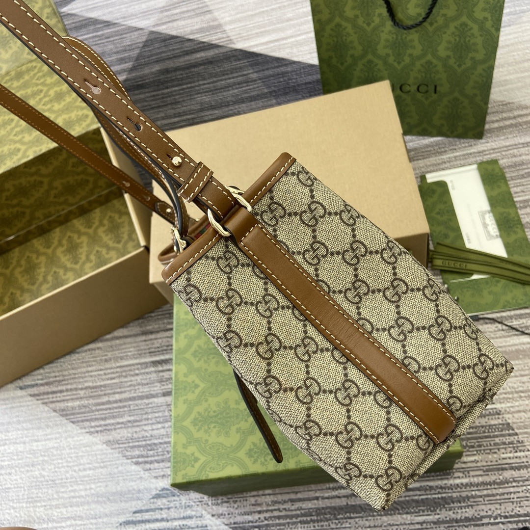 [GUCCI -구찌] 구찌 GG 엠블럼 핸드백