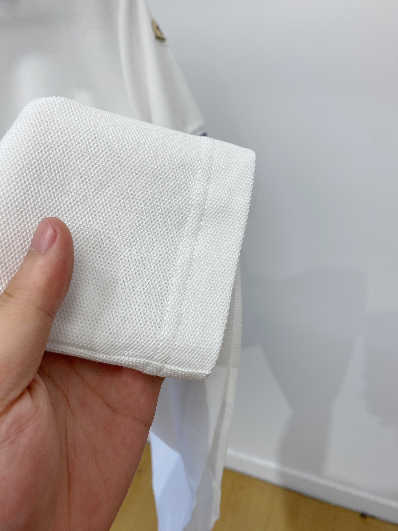 [MONCLER-몽클레어] 몽클레어 로고 패치 피케 셔츠 화이트