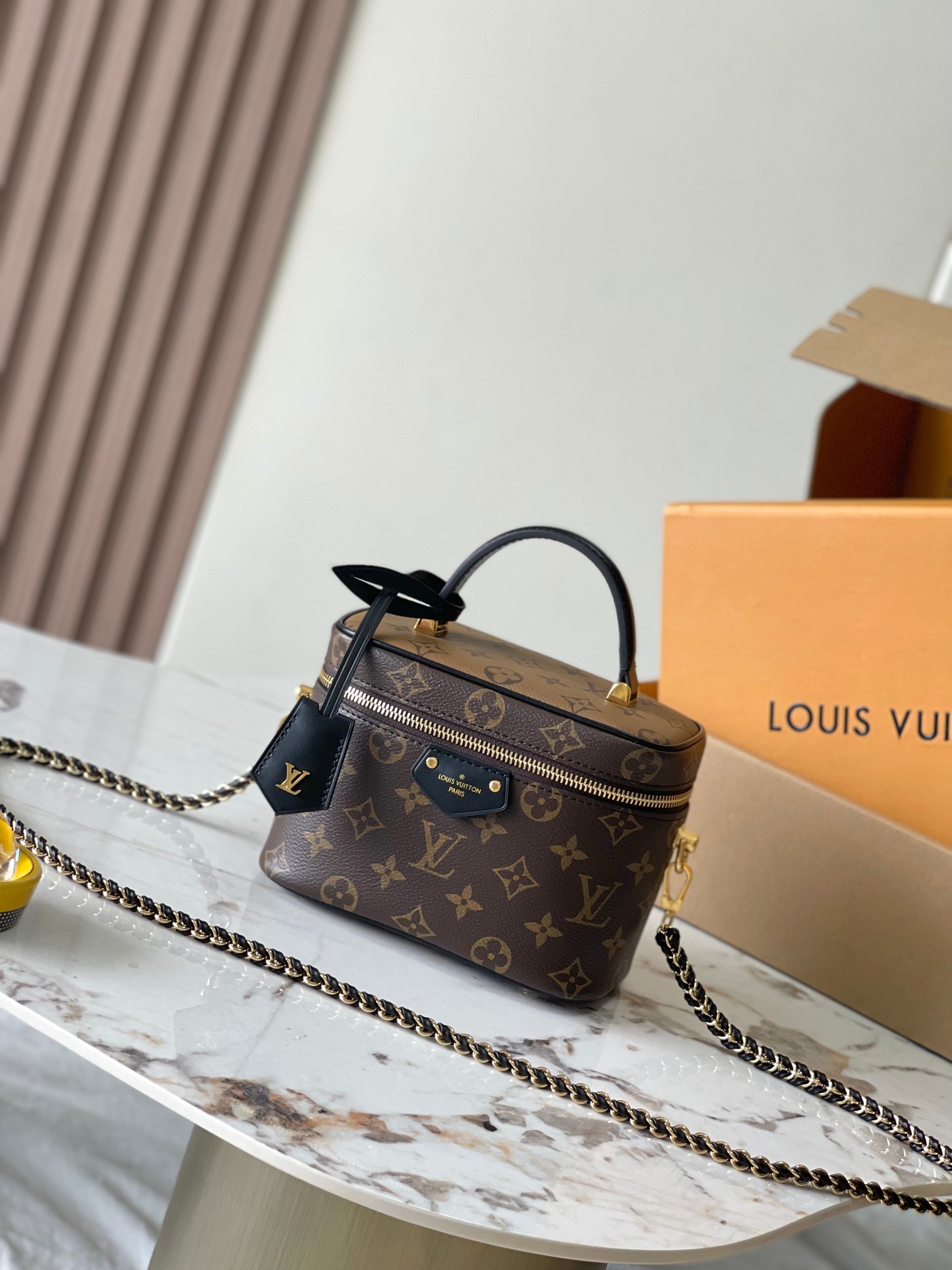 [LOUIS VUITTON-루이비통] 루이비통  베니티 M47158