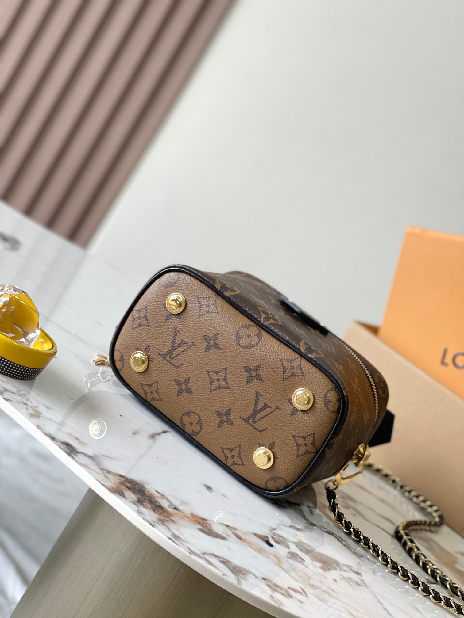 [LOUIS VUITTON-루이비통] 루이비통  베니티 M47158