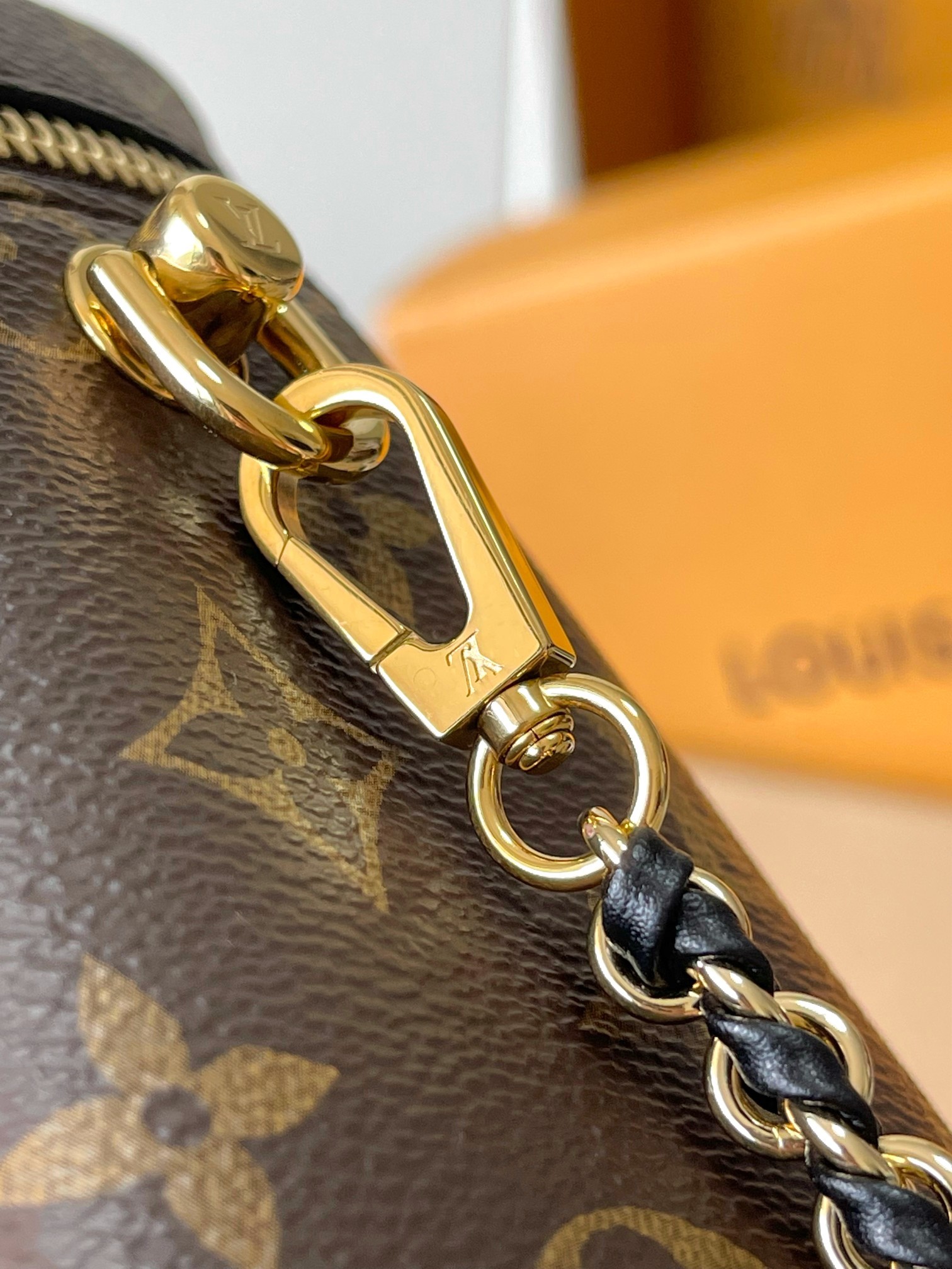 [LOUIS VUITTON-루이비통] 루이비통  베니티 M47158