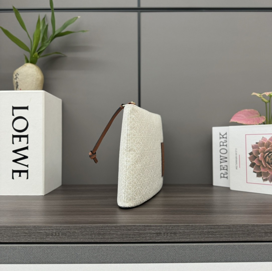 [LOEWE-로에베] 로에베 아나그램 자카드 앤 카프스킨 에크루 탄