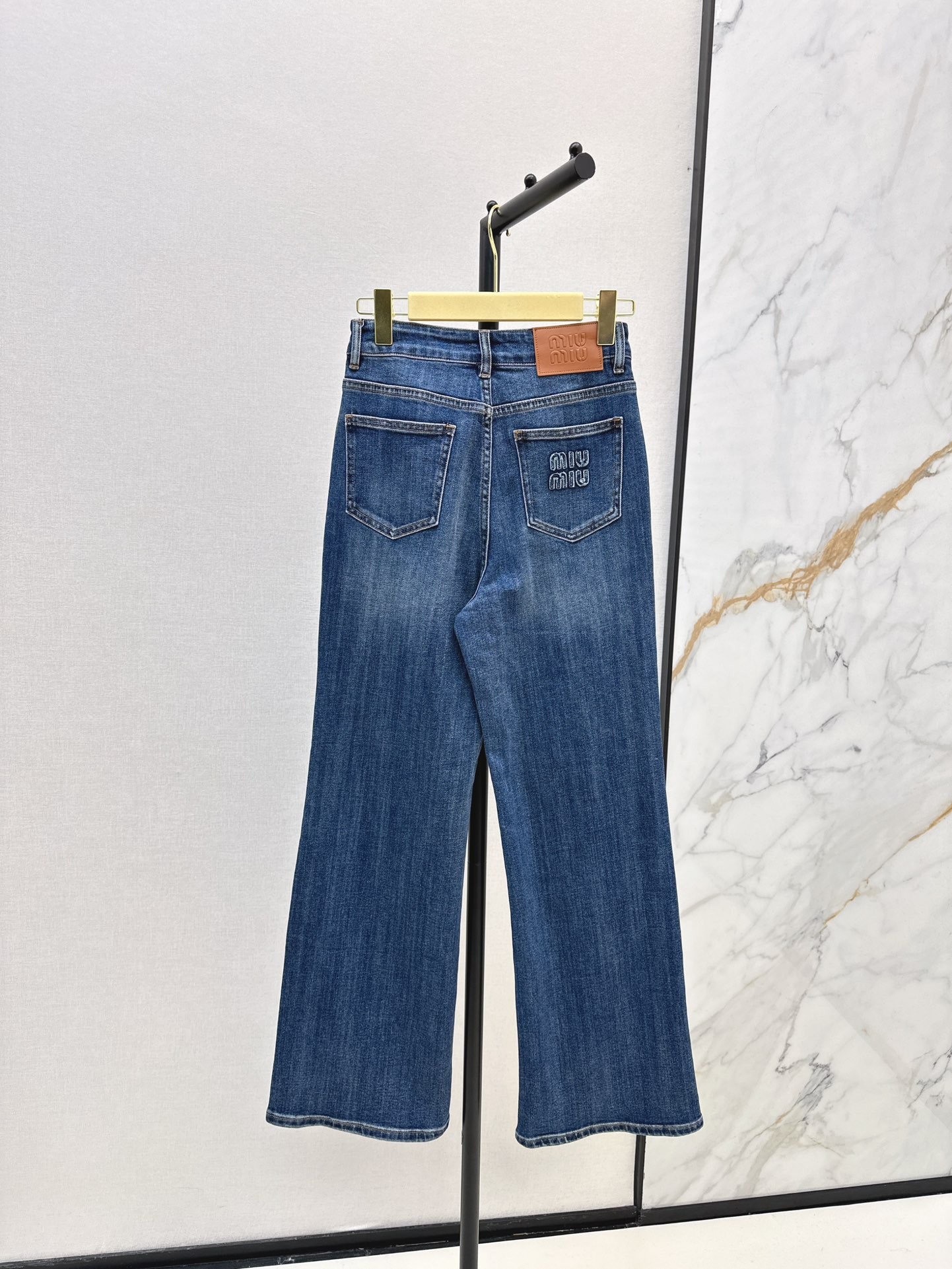 [MIU MIU-미우미우] 미우미우 시슬리 부츠컷 데님 팬츠