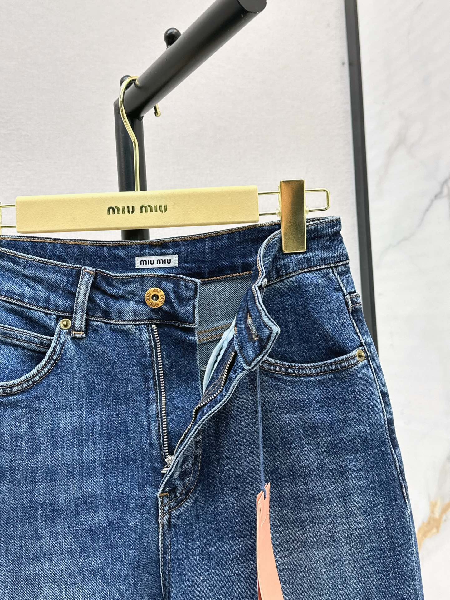 [MIU MIU-미우미우] 미우미우 시슬리 부츠컷 데님 팬츠