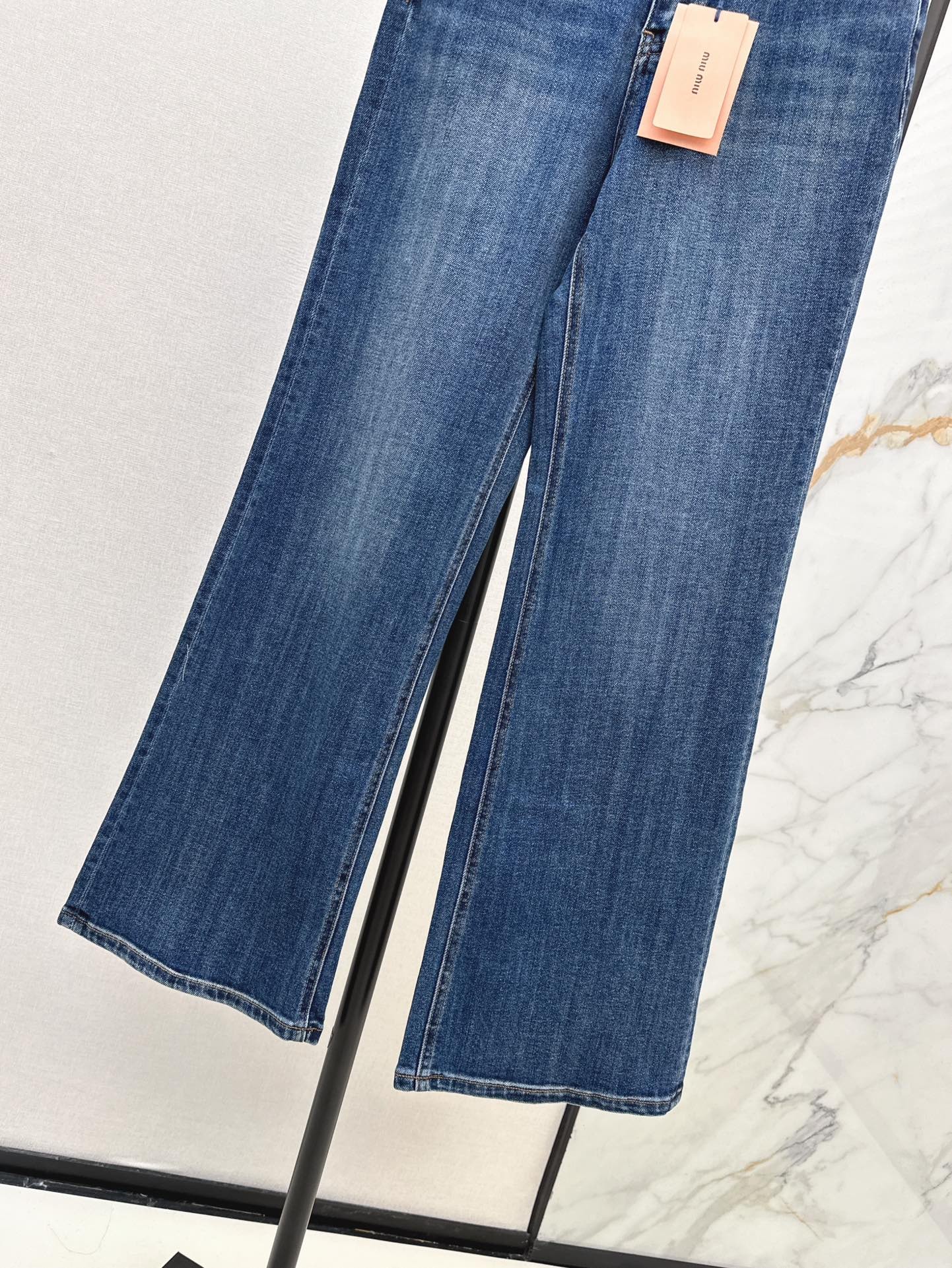 [MIU MIU-미우미우] 미우미우 시슬리 부츠컷 데님 팬츠