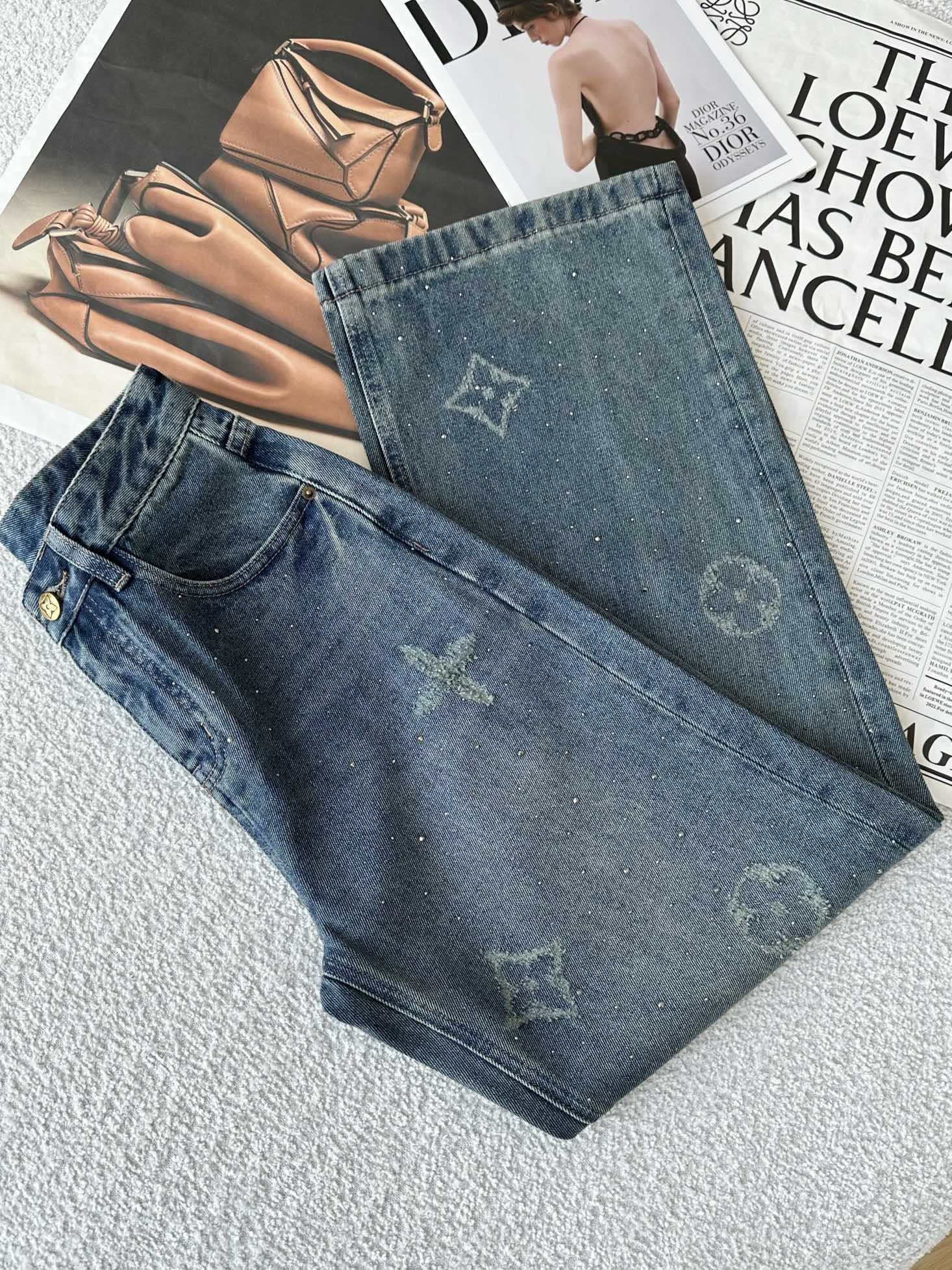 [LOUIS VUITTON-루이비통] 루이비통 로고 오버핏 청바지