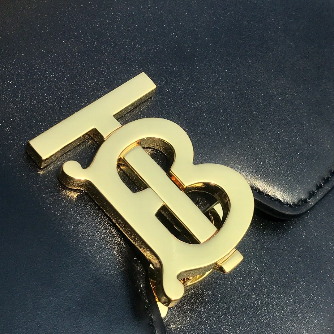 버버리 TB로고 숄더백