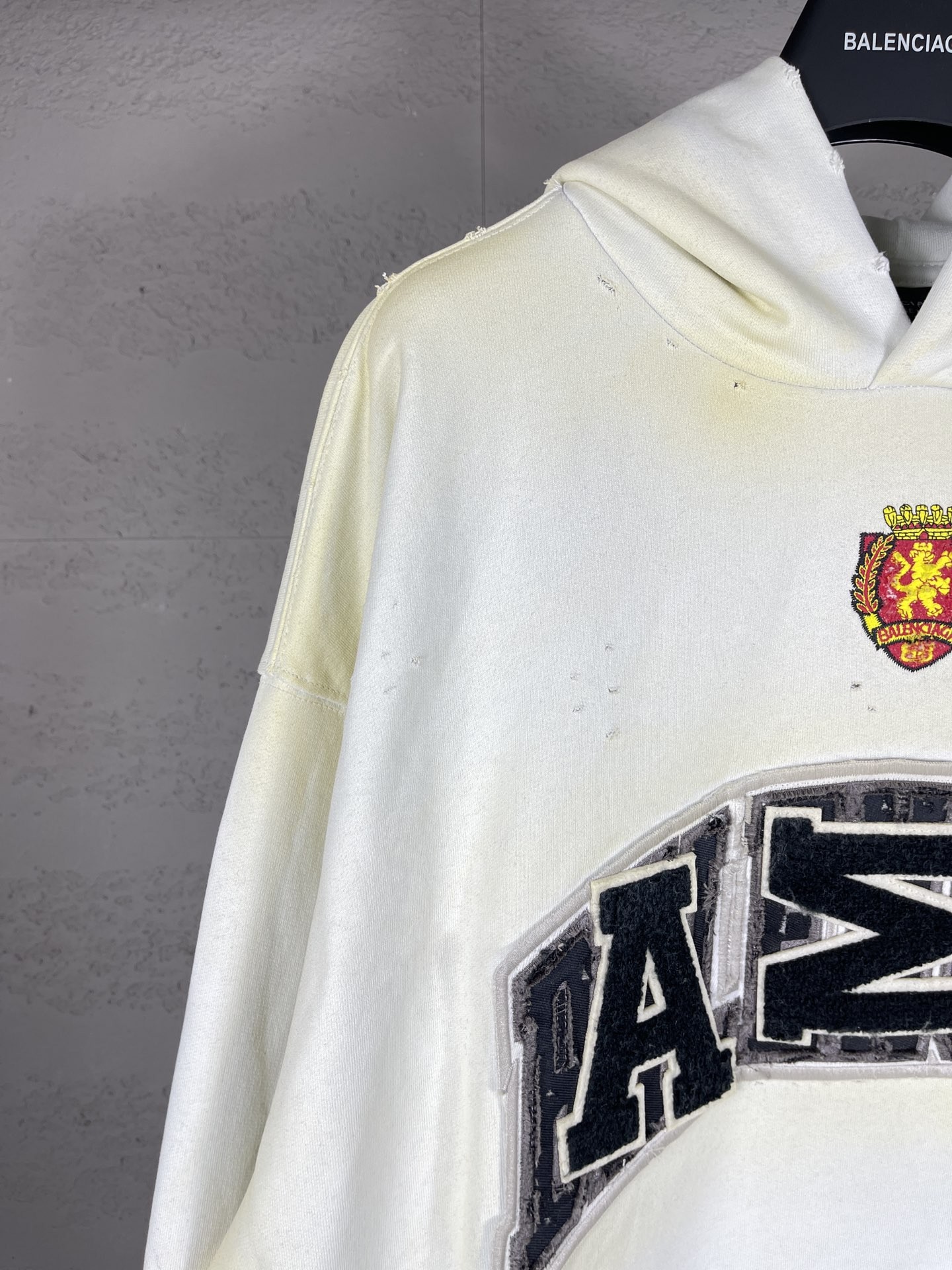[BALENCIAGA-발렌시아가] 발렌시아가 디스트레스 스케이터 후드 티셔츠