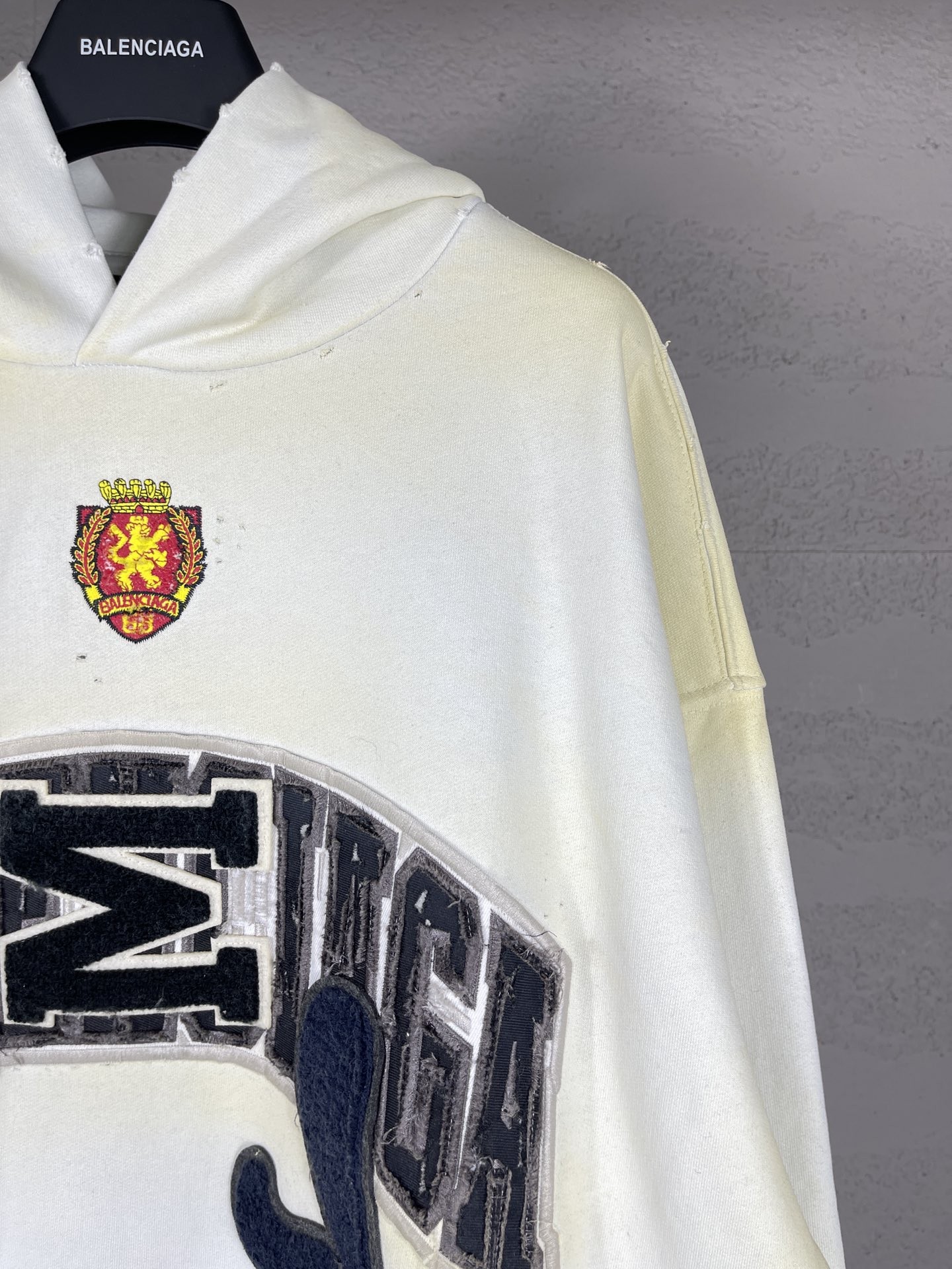 [BALENCIAGA-발렌시아가] 발렌시아가 디스트레스 스케이터 후드 티셔츠