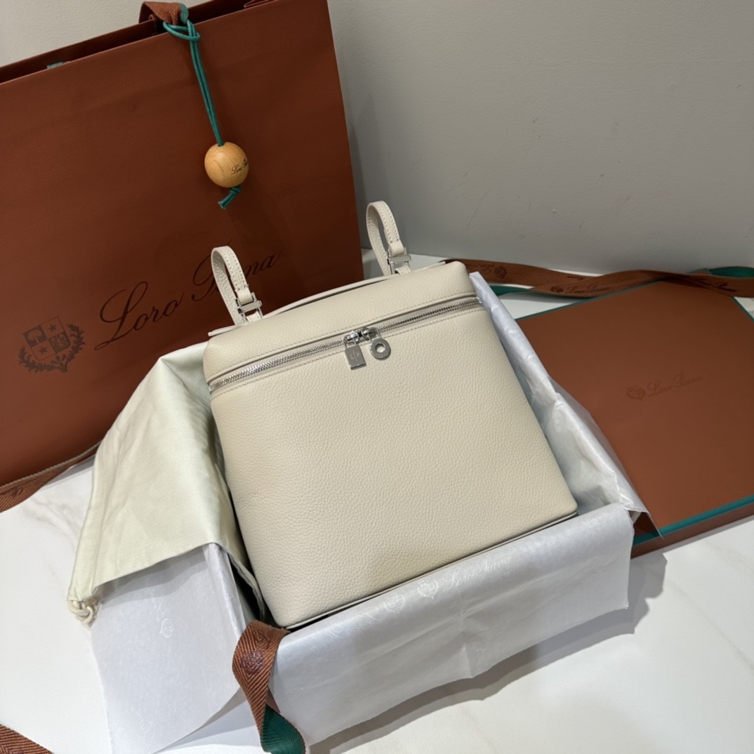 로로피아나 엑스트라 포켓 백팩