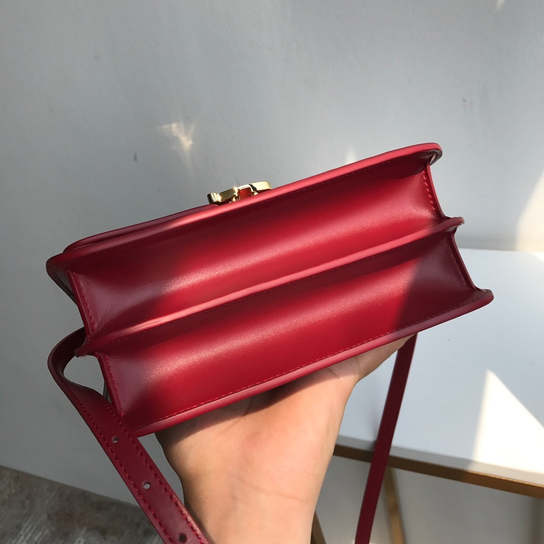 버버리 TB로고 숄더백