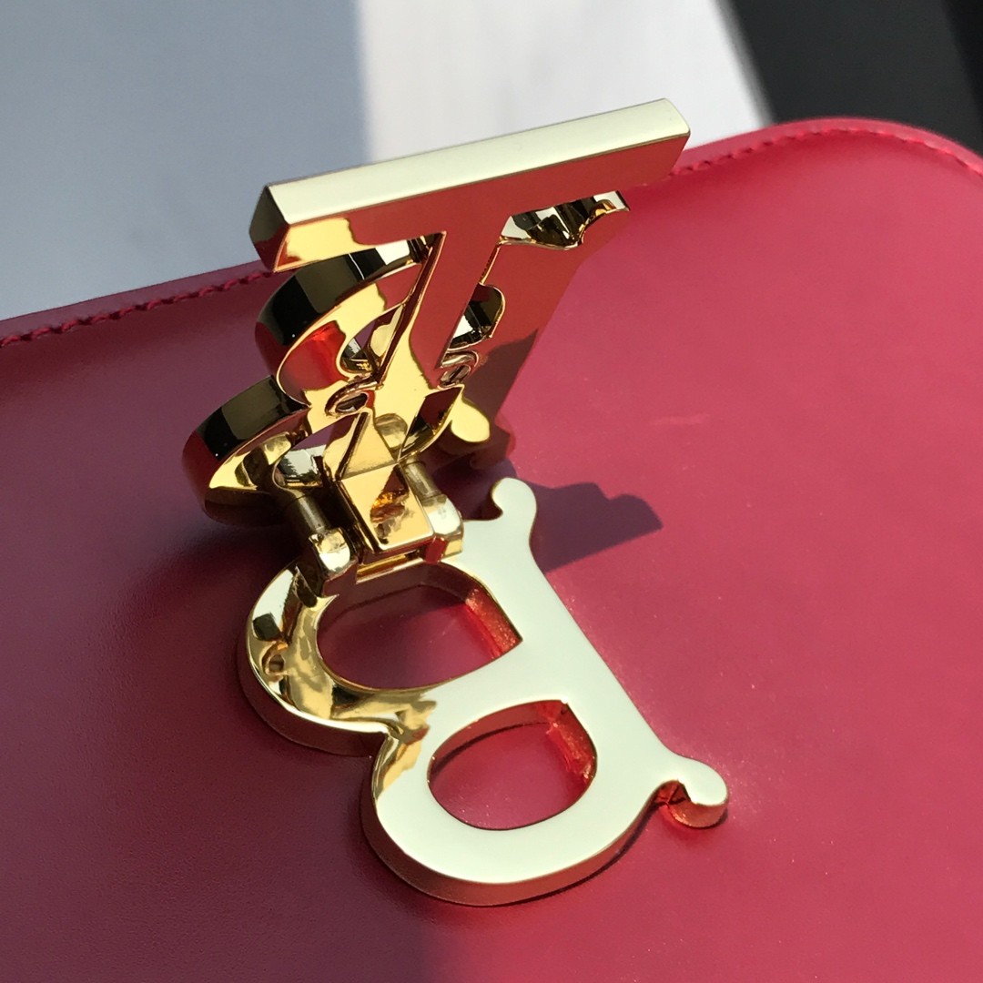 버버리 TB로고 숄더백