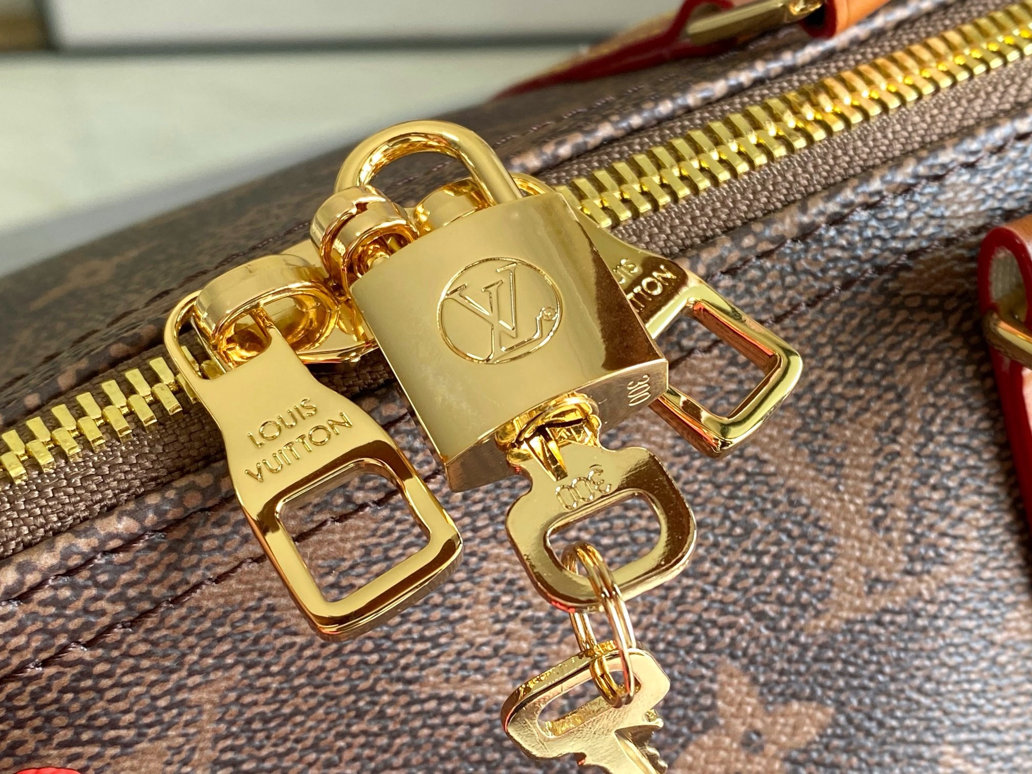 [LOUIS VUITTON-루이비통] 루이비통  키폴 반둘리에  M11541
