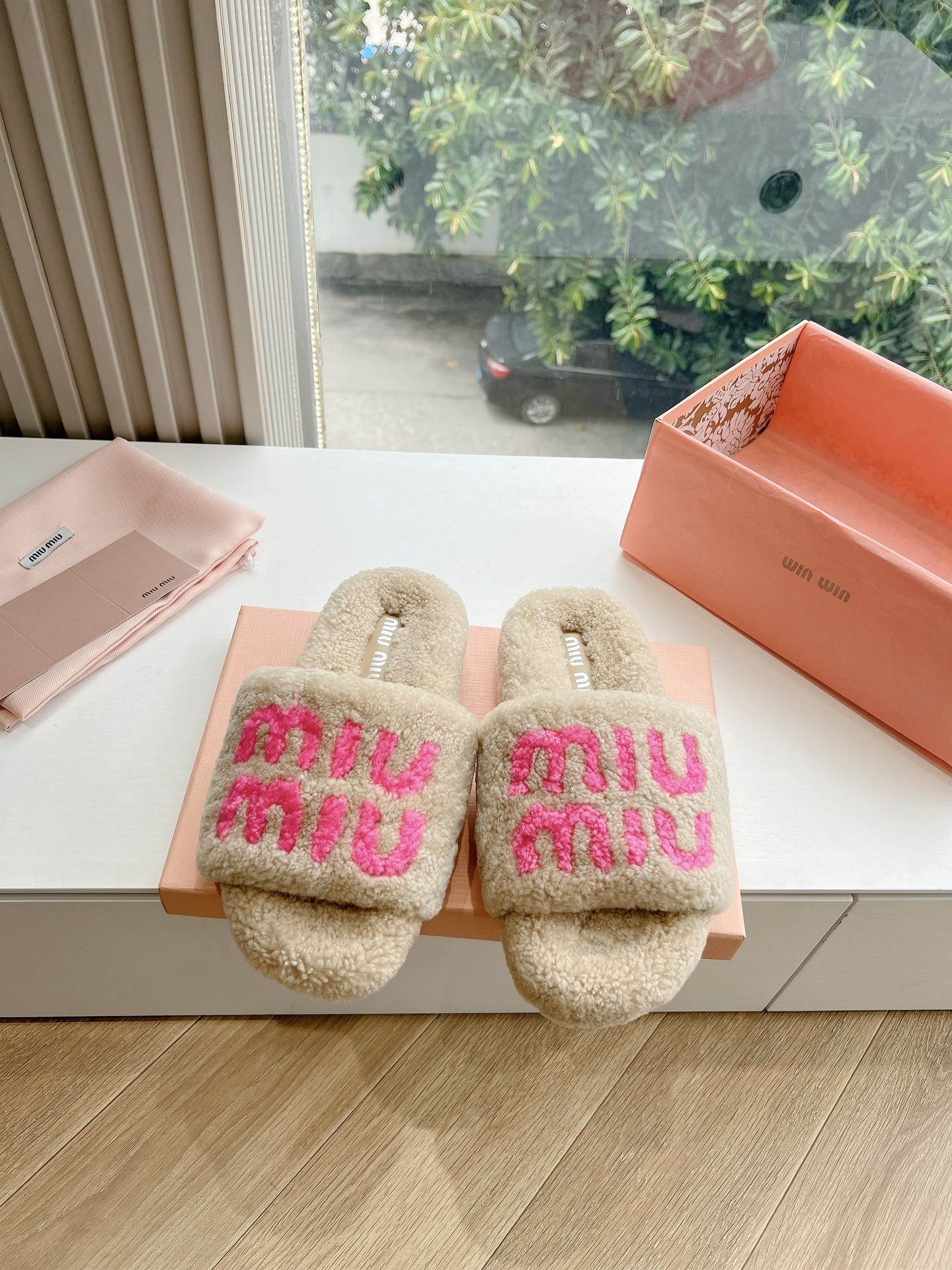[MIU MIU-미우미우] 미우미우 털 슬리퍼