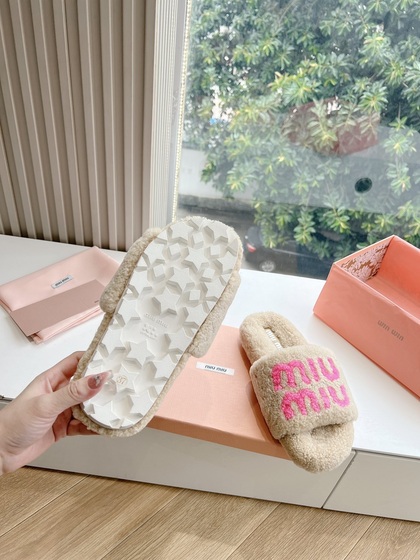 [MIU MIU-미우미우] 미우미우 털 슬리퍼