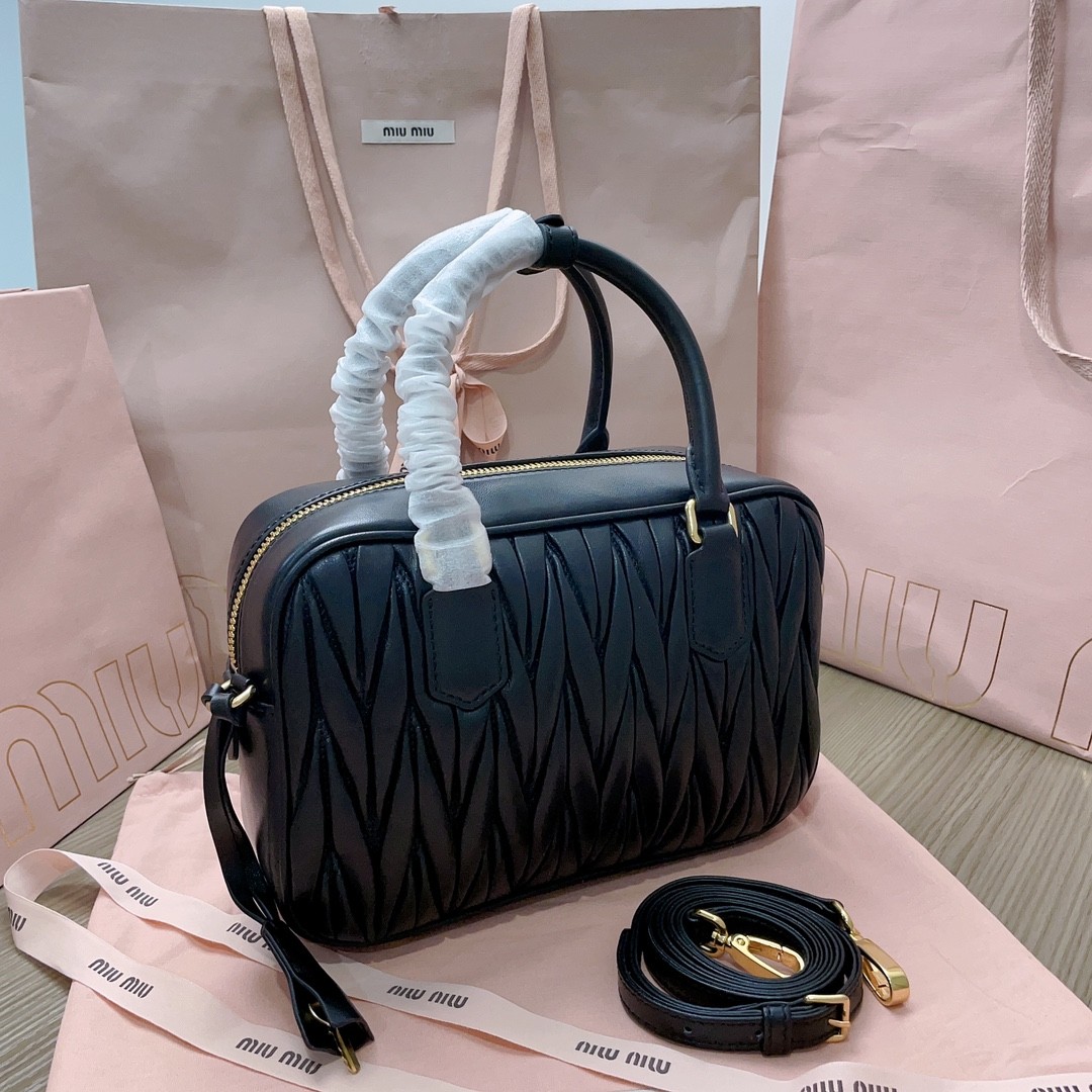 [MIU MIU-미우미우] 미우미우  마테라쎄 미니 백