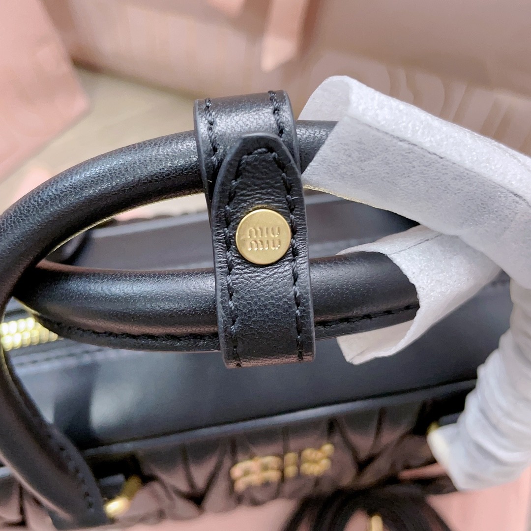 [MIU MIU-미우미우] 미우미우  마테라쎄 미니 백