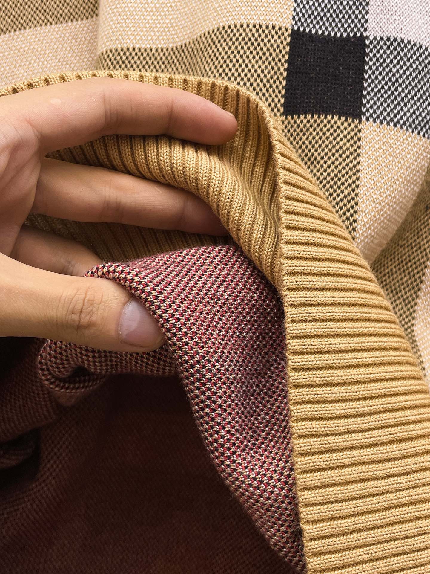 [BURBERRY-버버리] 버버리 체크 라운드  니트 스웨터