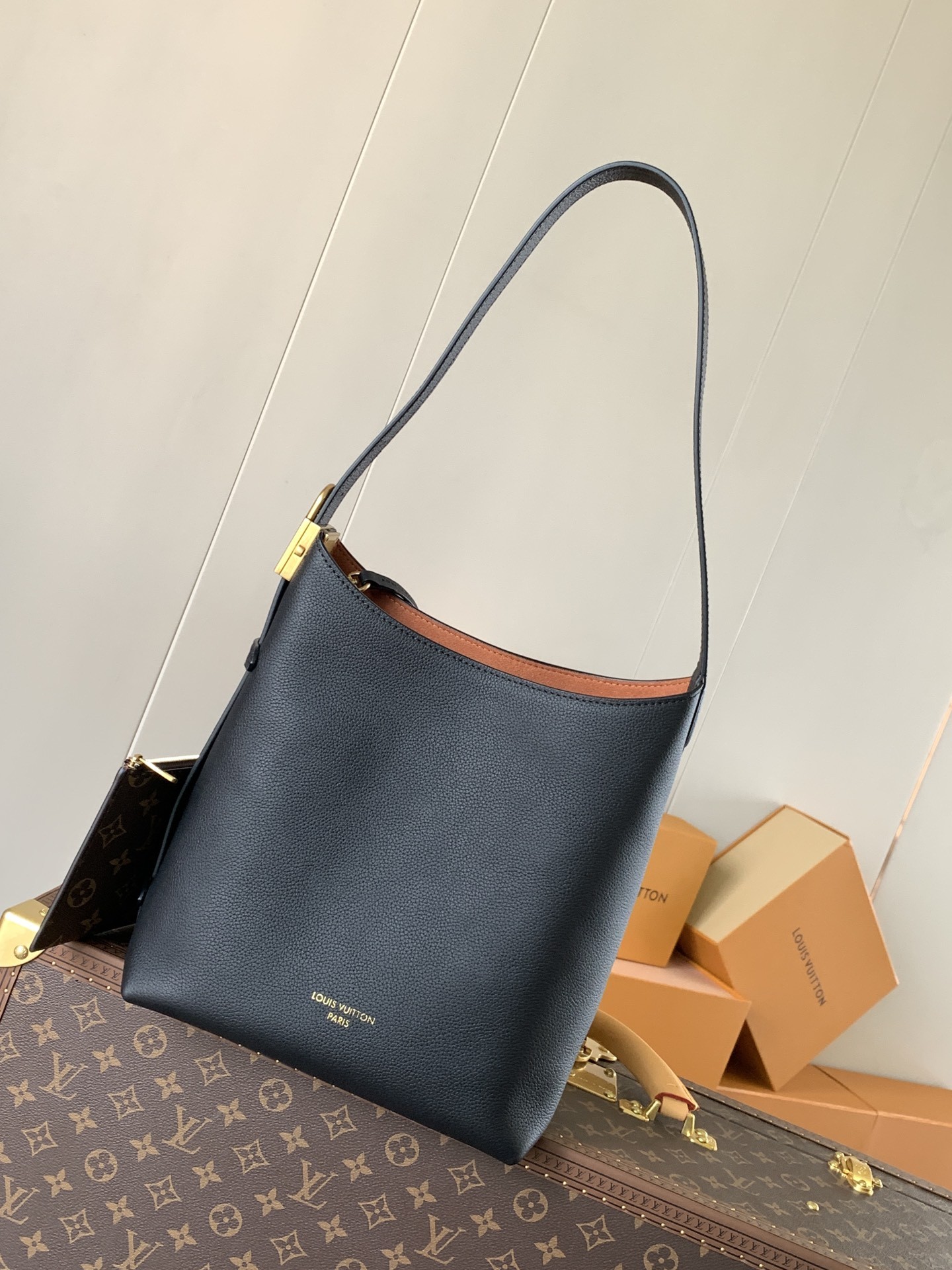 [LOUIS VUITTON-루이비통] 루이비통  로우 키 호보백 M25352