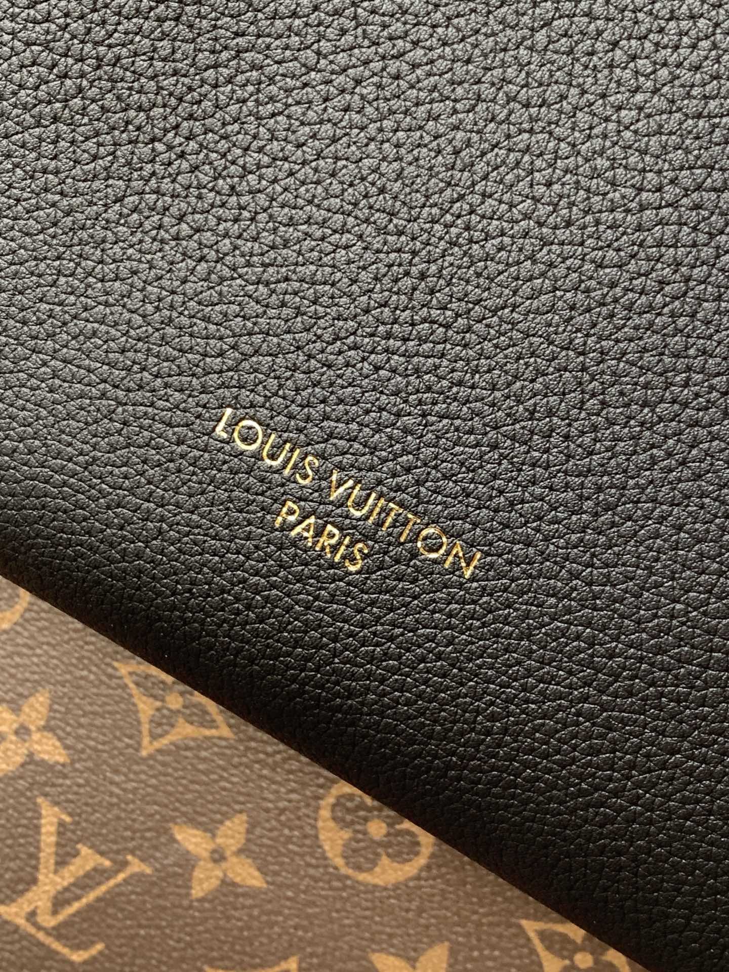 [LOUIS VUITTON-루이비통] 루이비통  로우 키 호보백 M25352