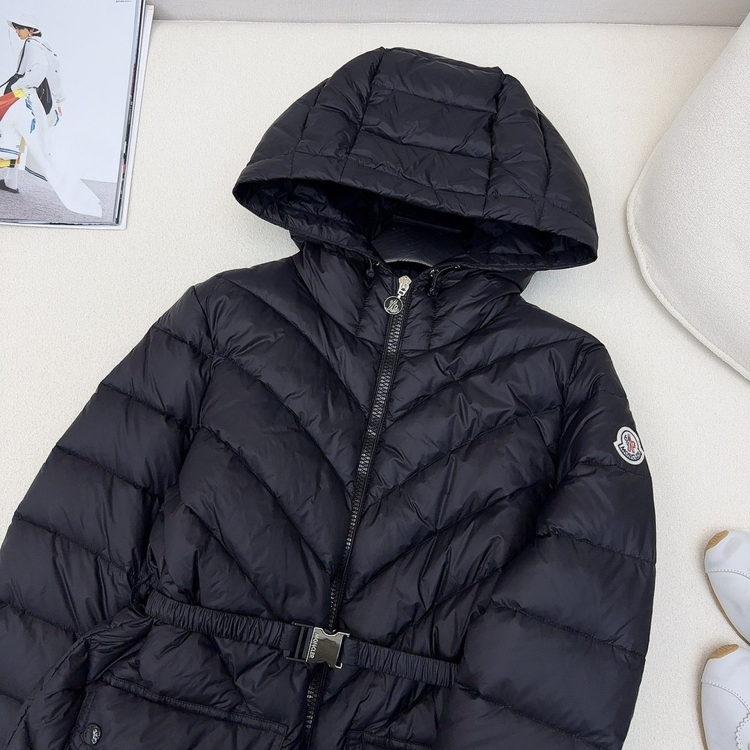 [MONCLER-몽클레어] 몽클레어 로고 패치다운 패딩  블랙